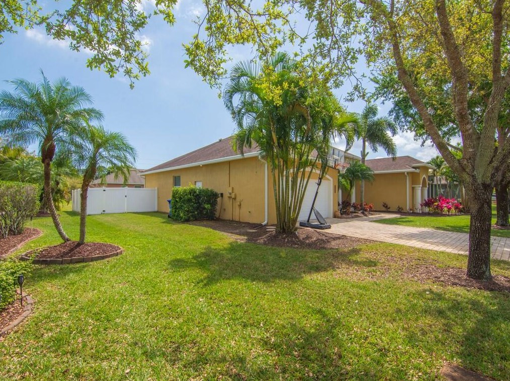 6420 Parklane Ct, Vero Beach, FL 32967