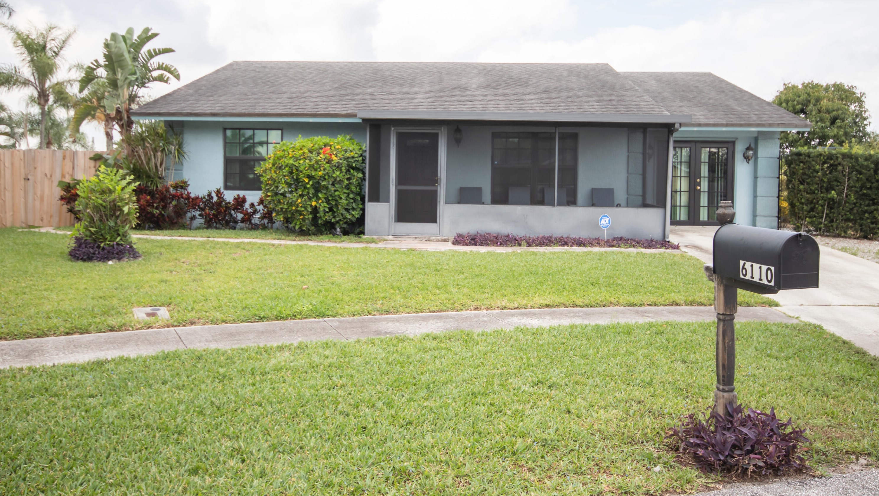 6110 Blue Grass Cir, Lake Worth, FL 33463