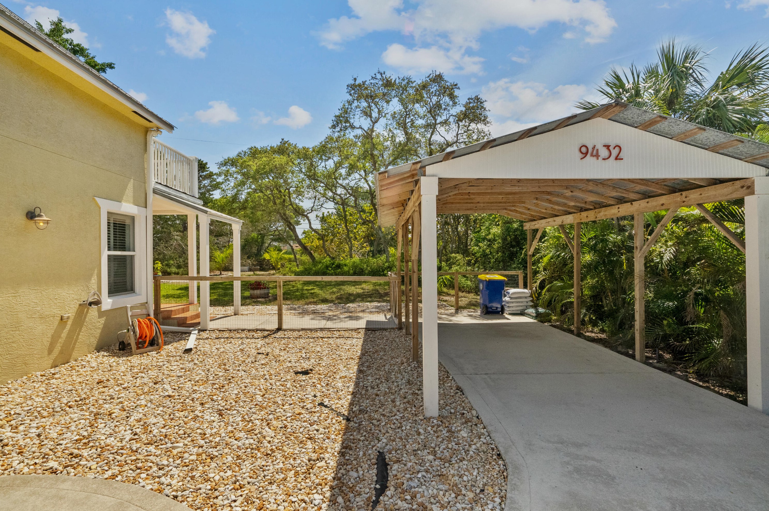 9432 Duncan St, Hobe Sound FL  33455-6806 exterior