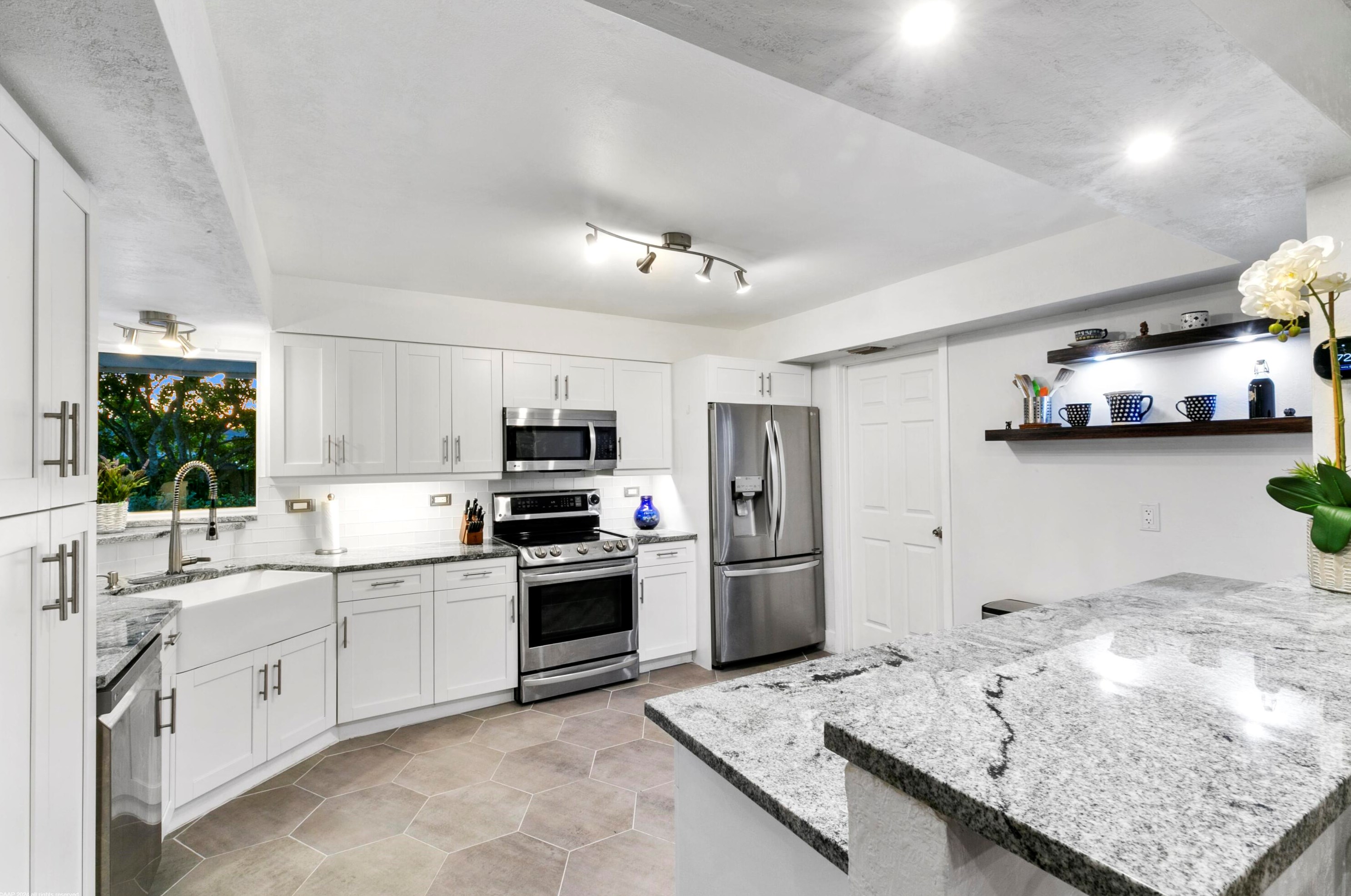 1123 Melinda Ln, West Palm Beach, FL 33417-5816
