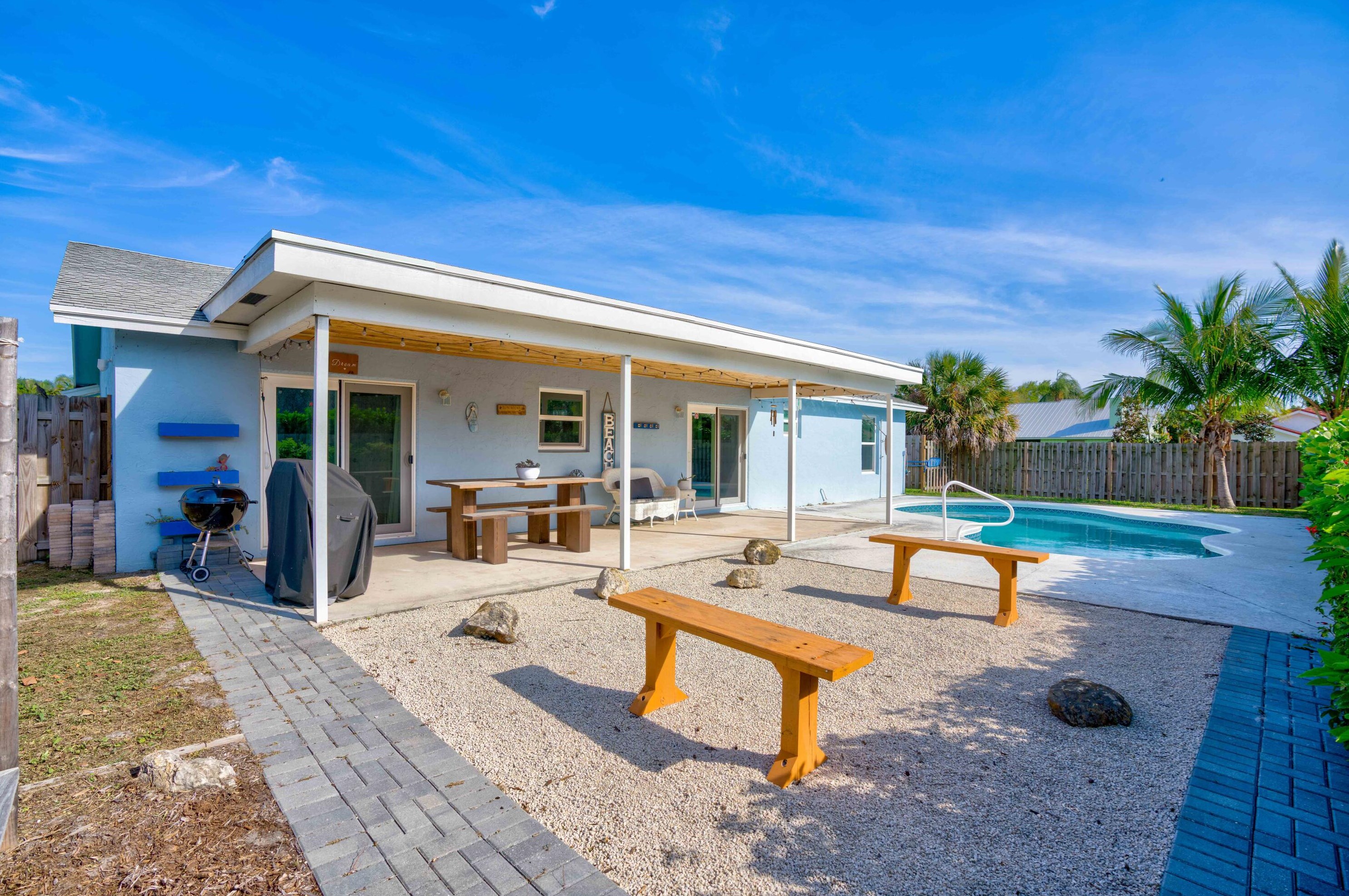 49 Chapel Ct, Jupiter FL 33469-2168 exterior