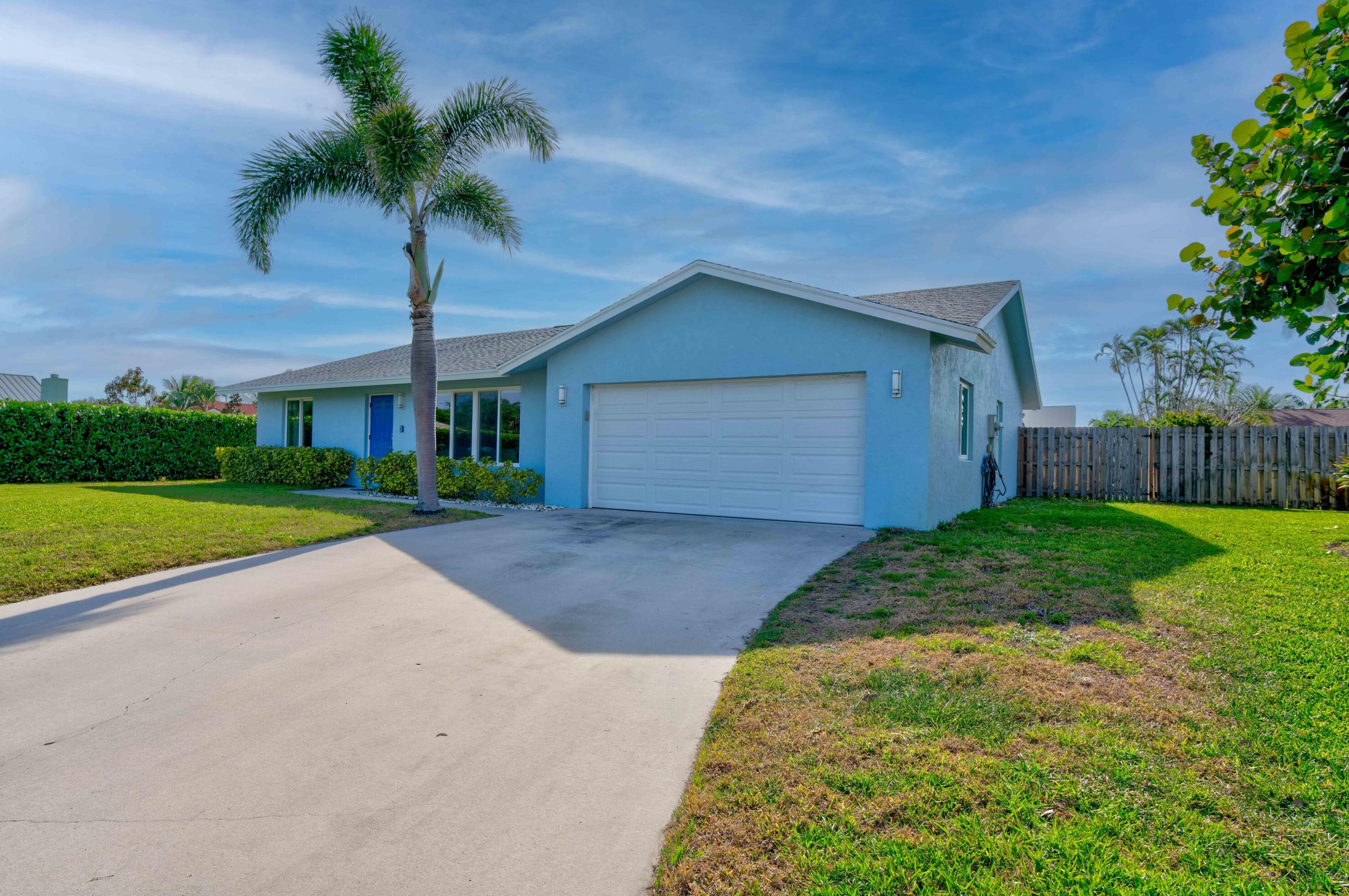 49 Chapel Ct, Jupiter FL 33469-2168 exterior