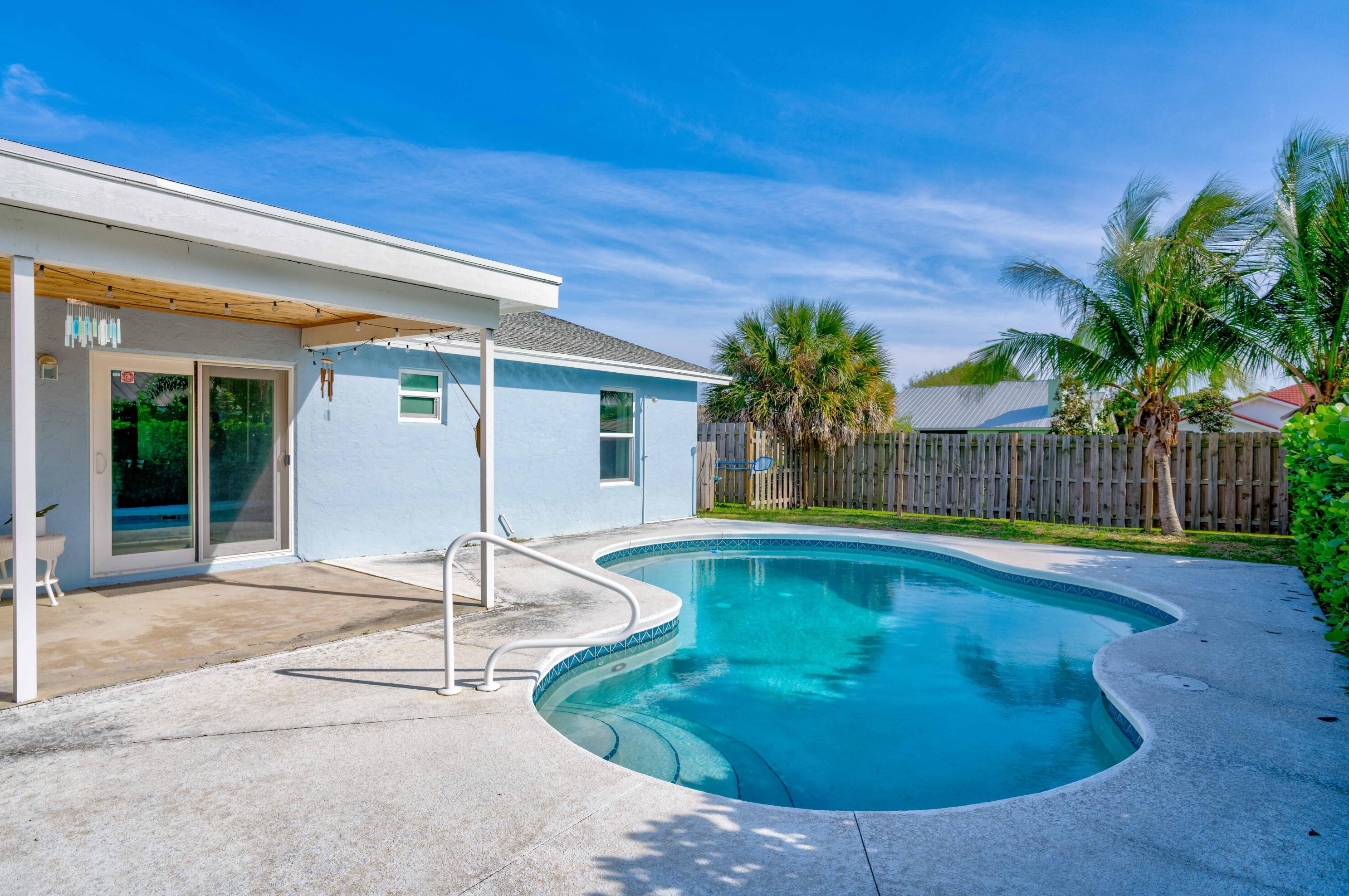 49 Chapel Ct, Jupiter FL 33469-2168 exterior