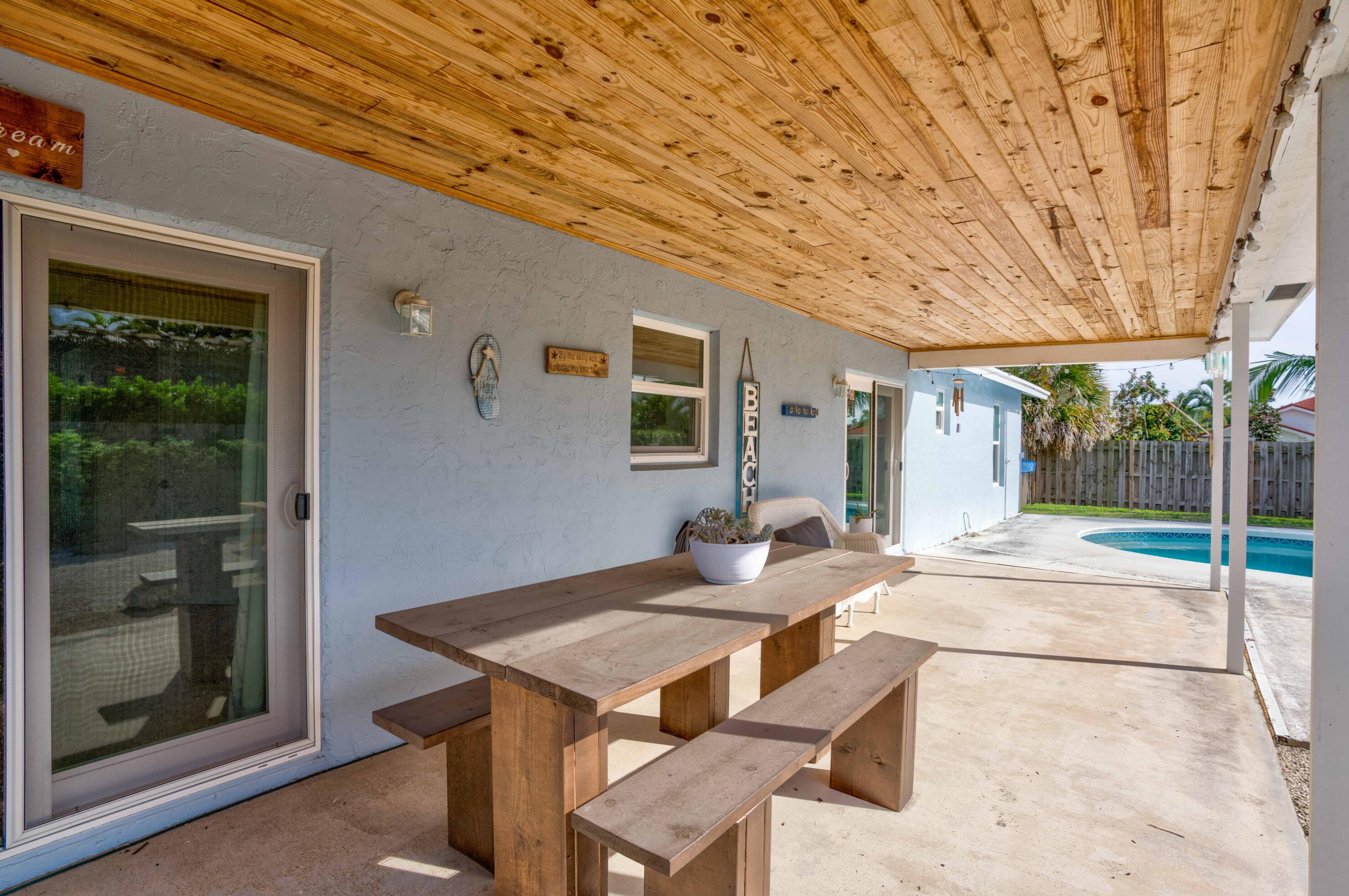 49 Chapel Ct, Jupiter FL 33469-2168 exterior