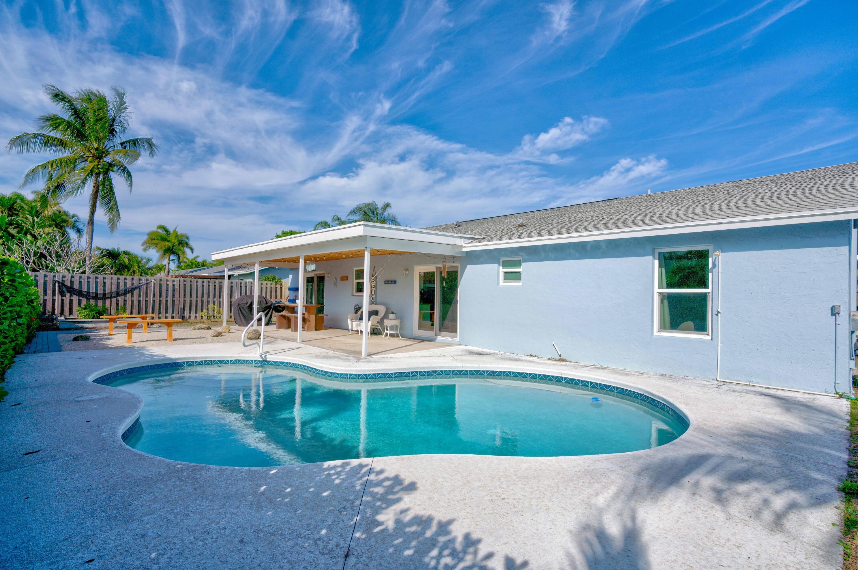 49 Chapel Ct, Jupiter FL 33469-2168 exterior