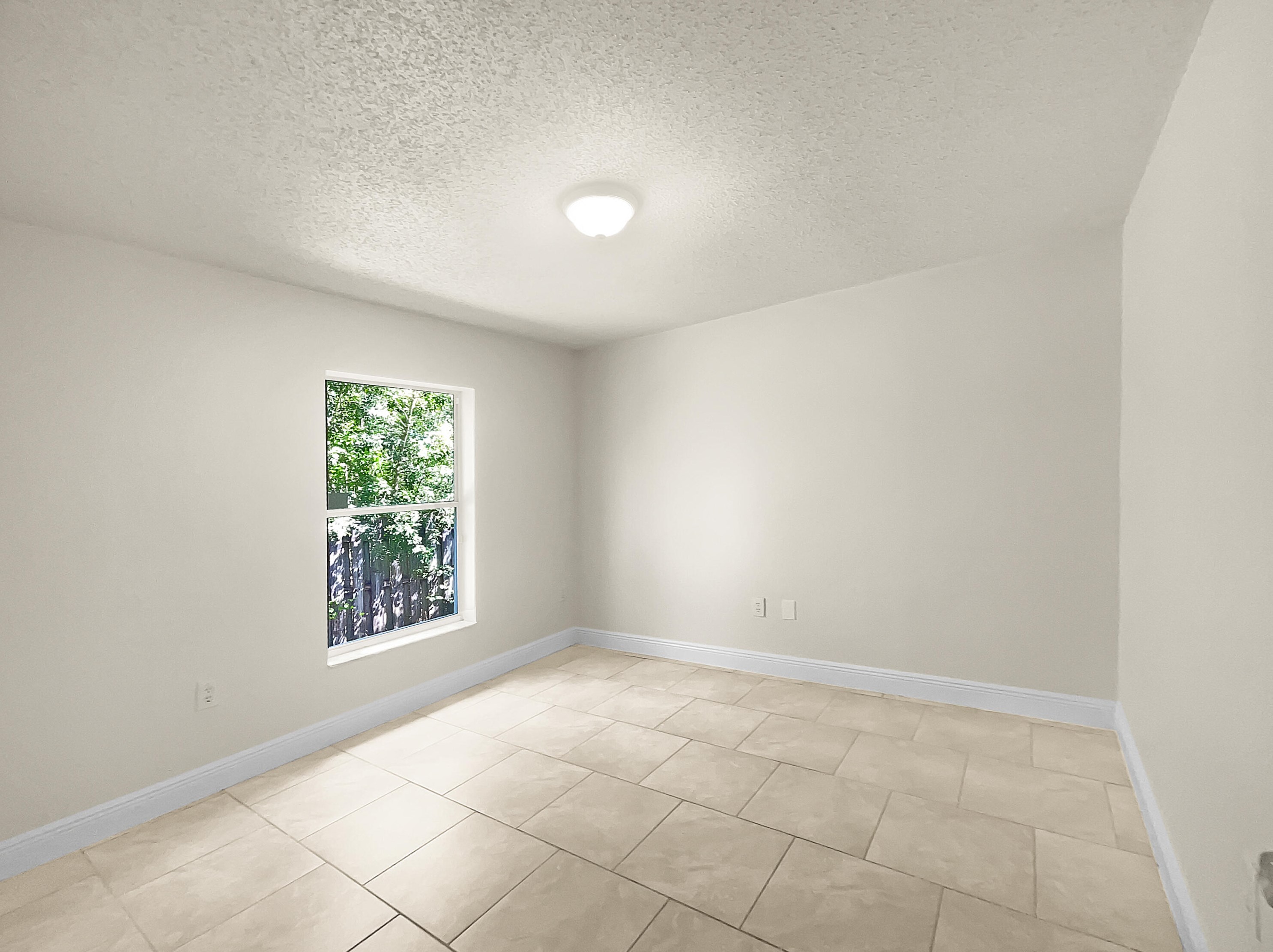 213 Ray Ave, Fort Pierce FL 34983-3067 exterior