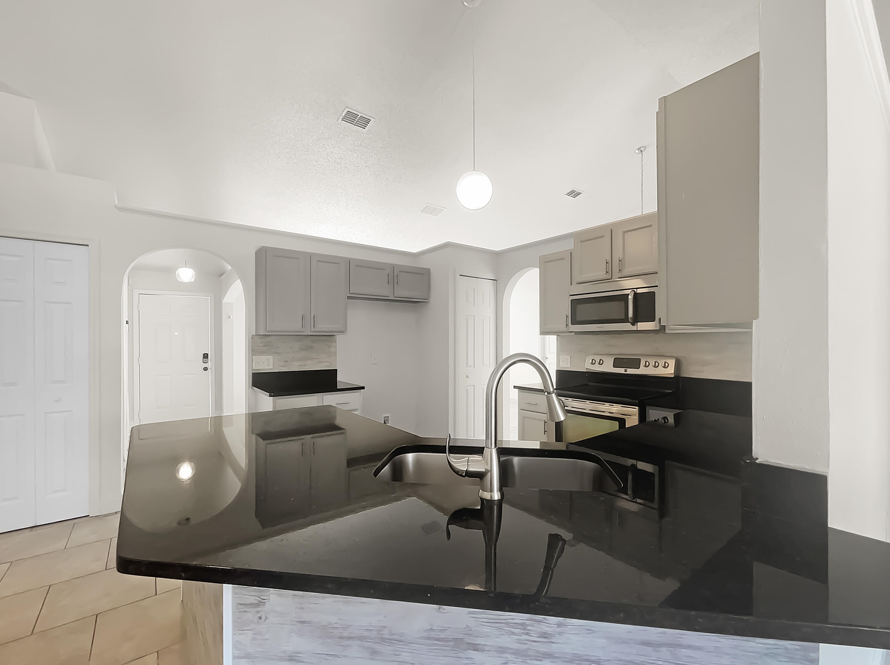 213 Ray Ave, Fort Pierce FL 34983-3067 exterior