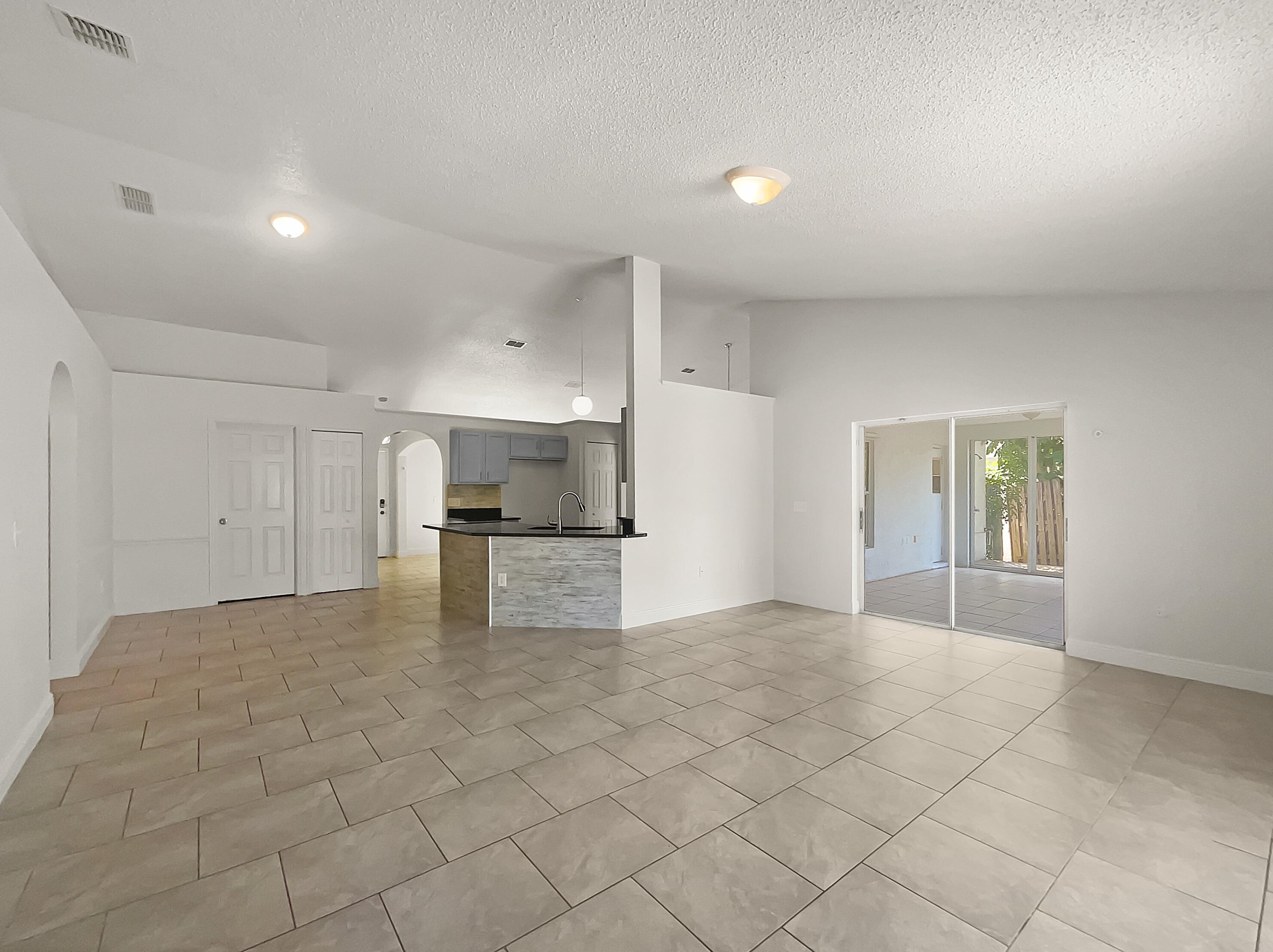 213 Ray Ave, Fort Pierce FL 34983-3067 exterior