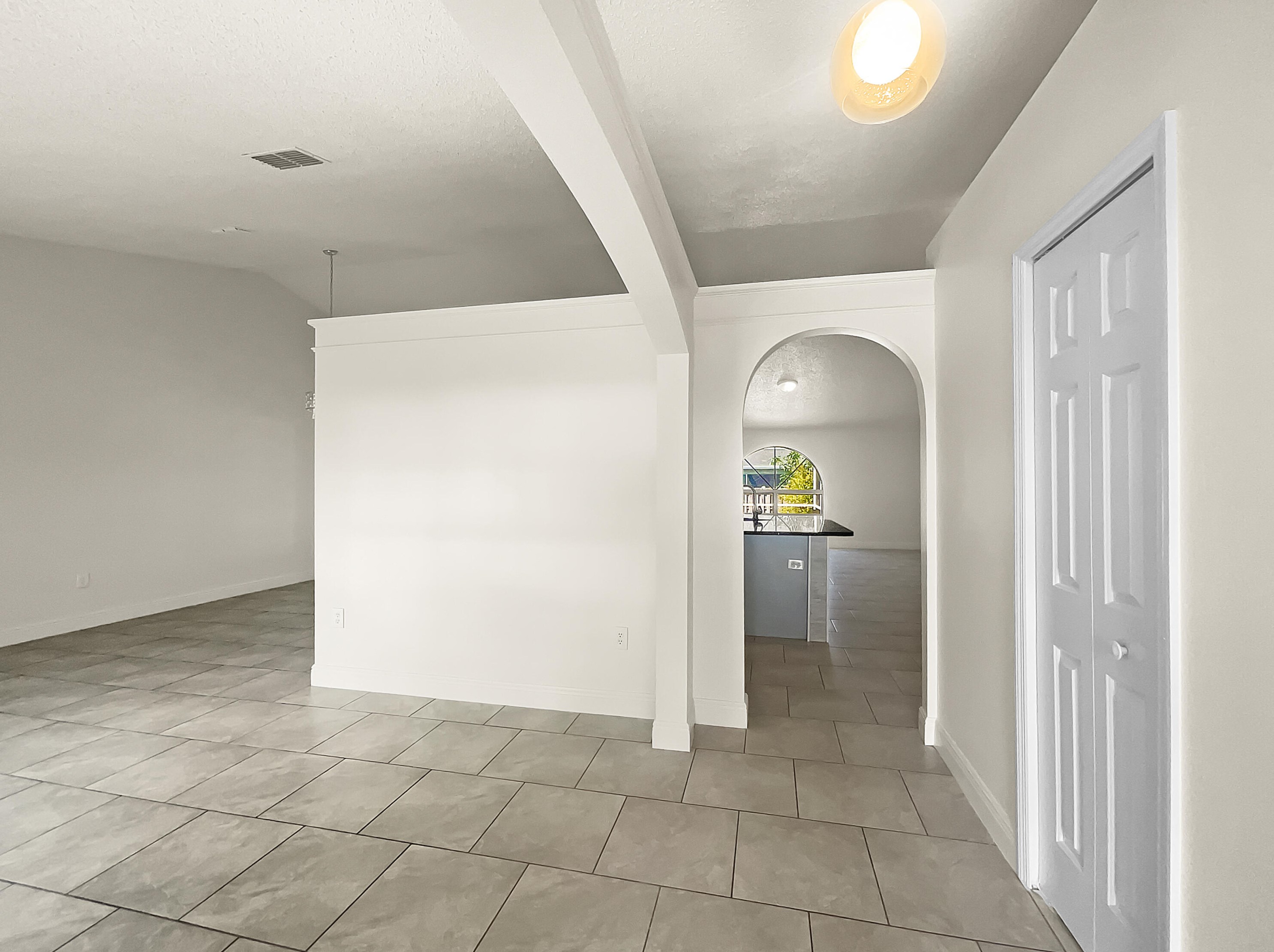 213 Ray Ave, Fort Pierce FL 34983-3067 exterior