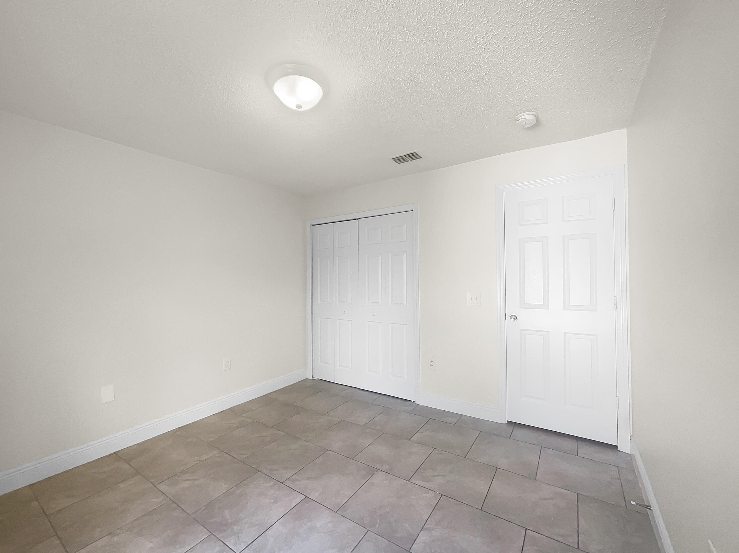 213 Ray Ave, Fort Pierce FL 34983-3067 exterior