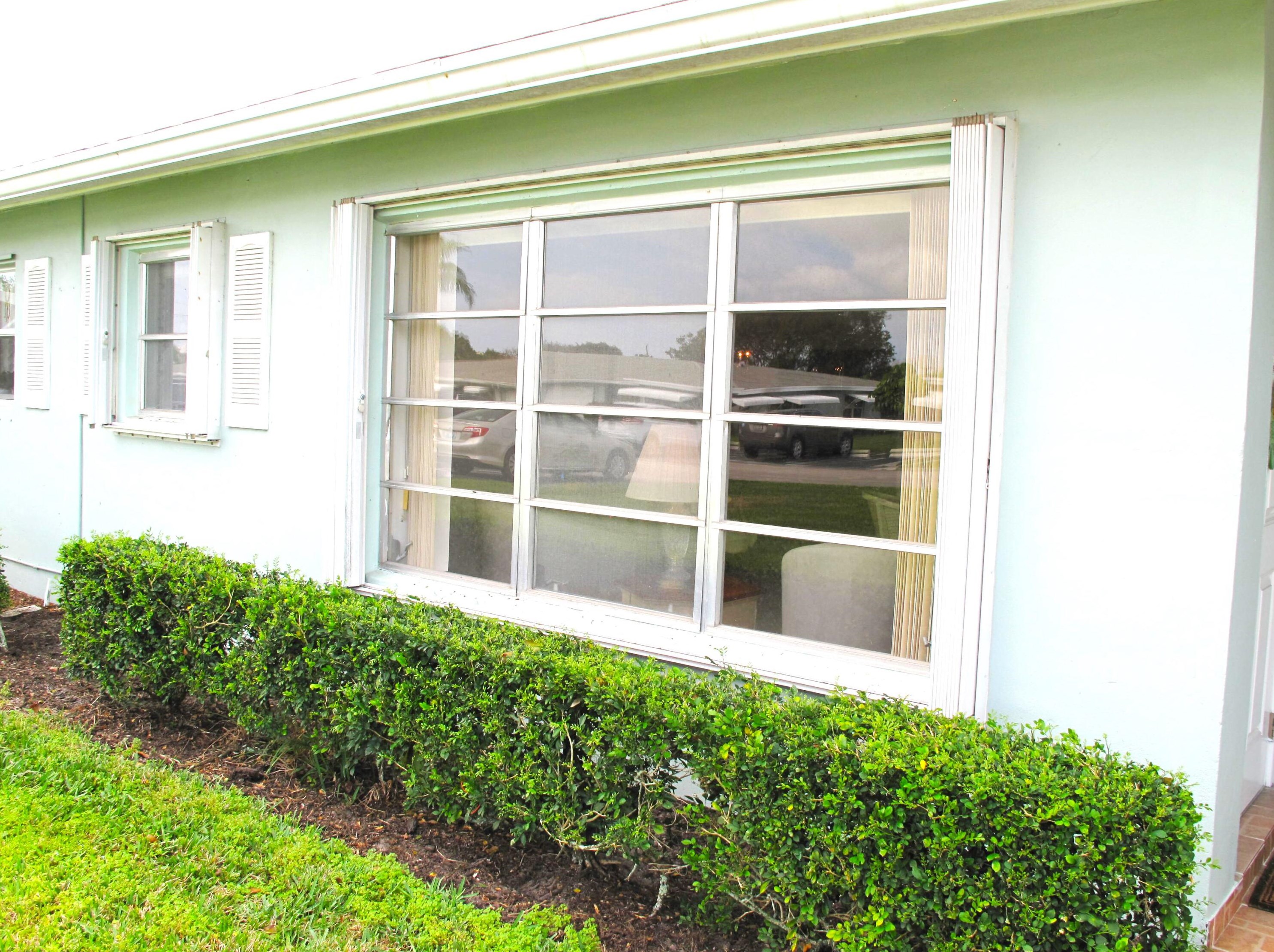220 High Point Ct, Delray Beach, FL 33445-4064