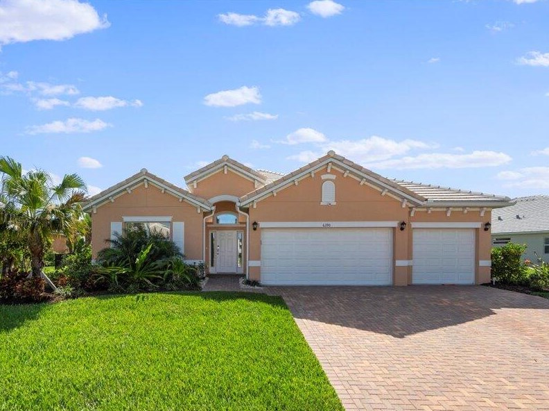 6390 Caicos Ct, Vero Beach, FL 32967-7557