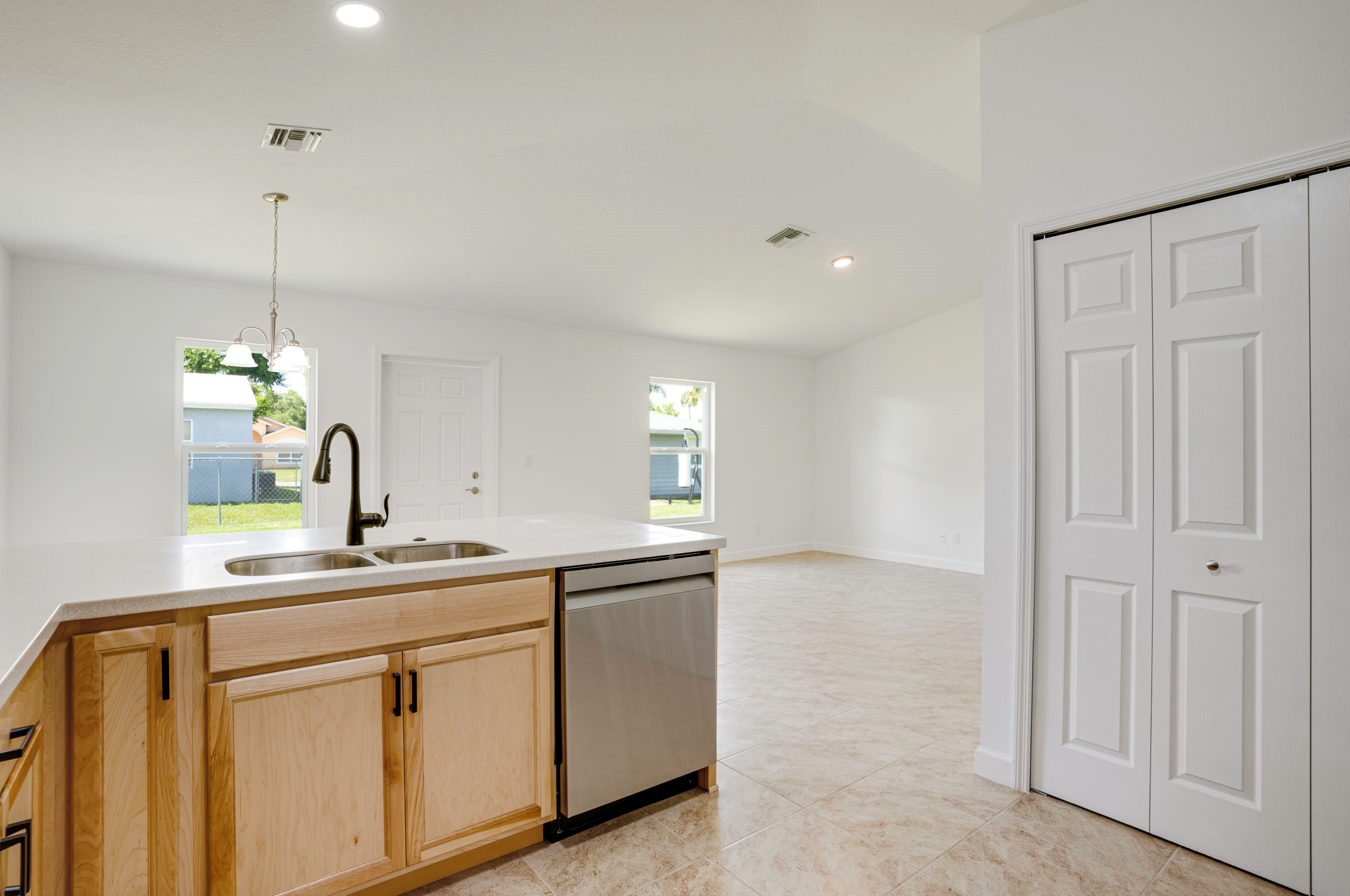 5002 43 St, Okeechobee FL exterior