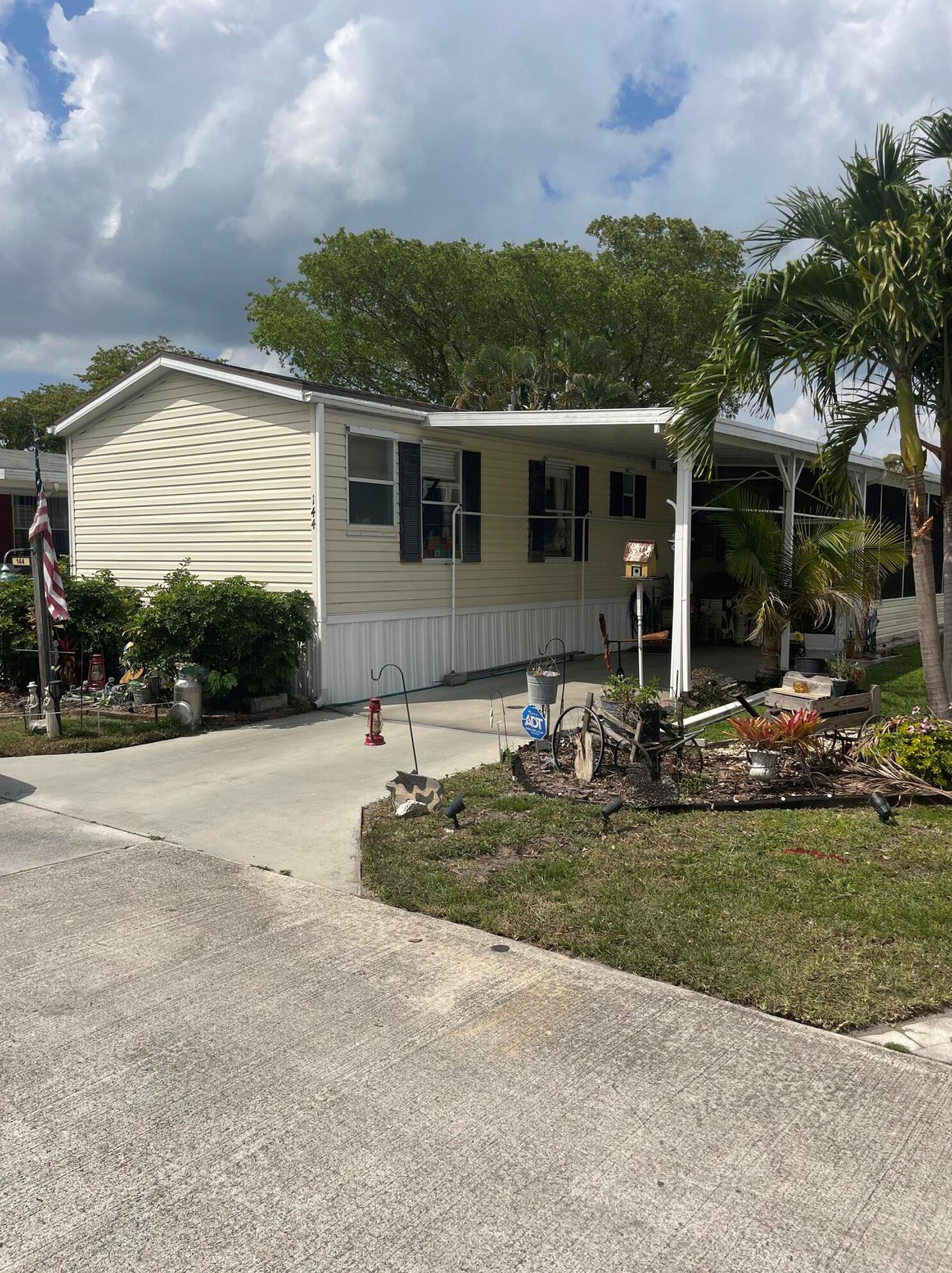 144 Plantation Blvd, Lake Worth, FL 33467