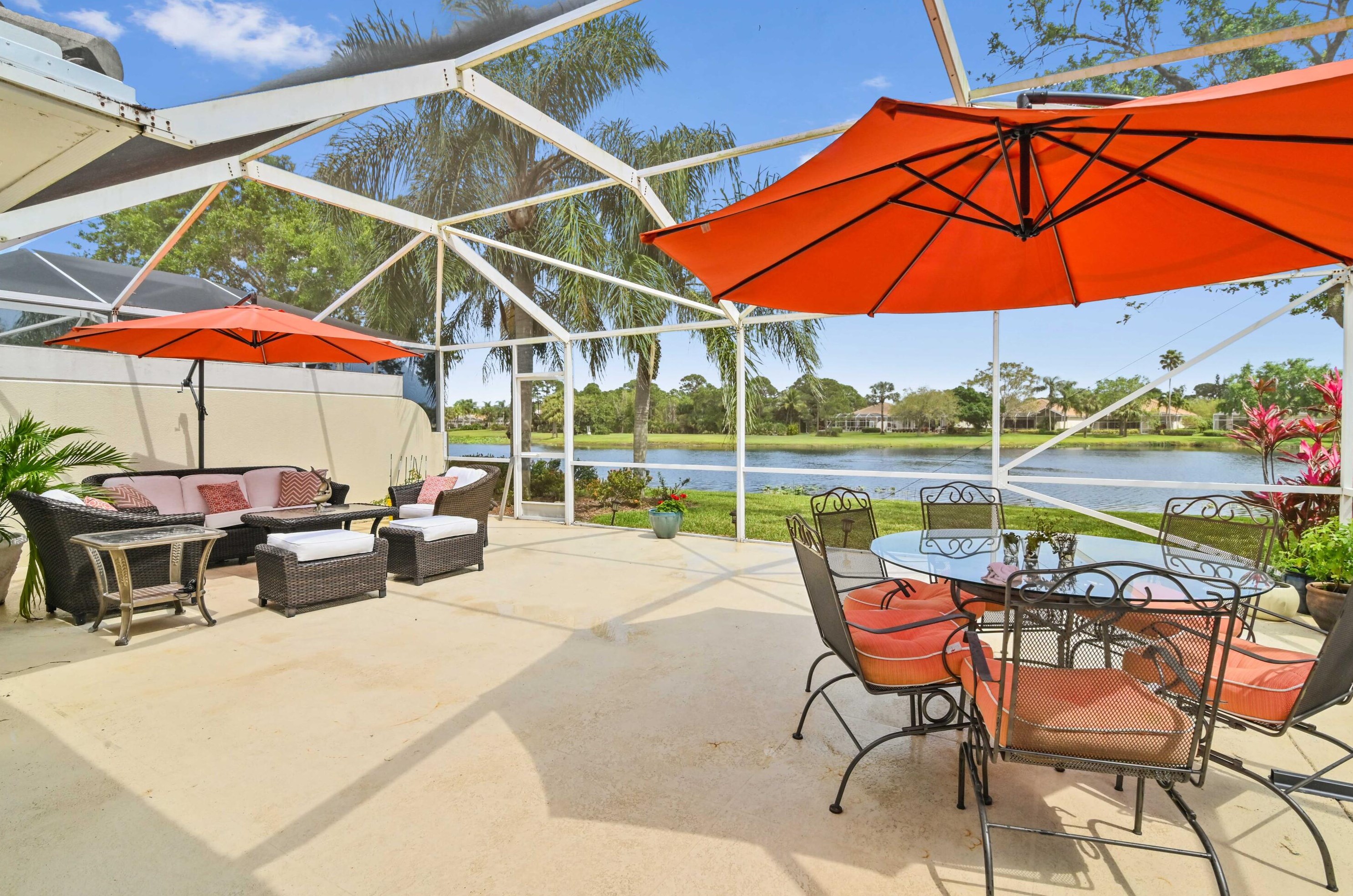 8065 Peppercorn Ct, Hobe Sound FL  33455-8264 exterior