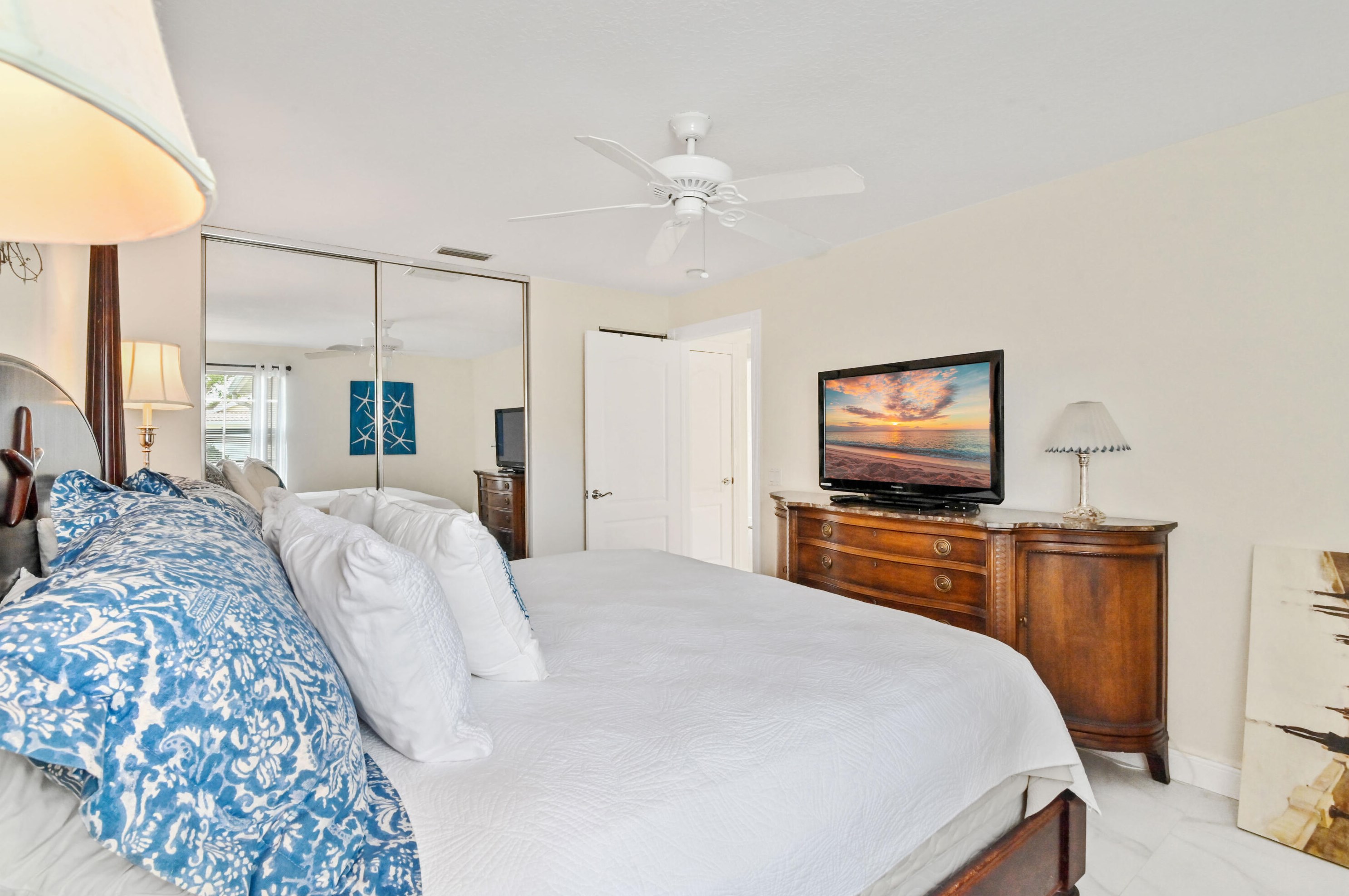 8065 Peppercorn Ct, Hobe Sound FL  33455-8264 exterior