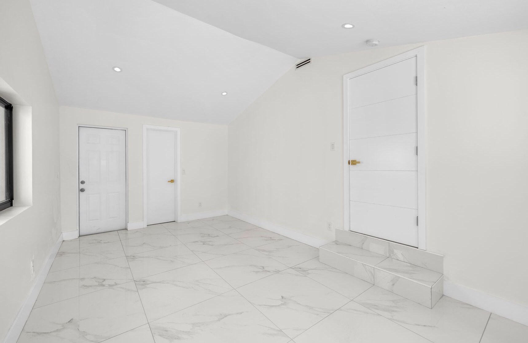 1367 41st St, Miami FL  33142-4889 exterior