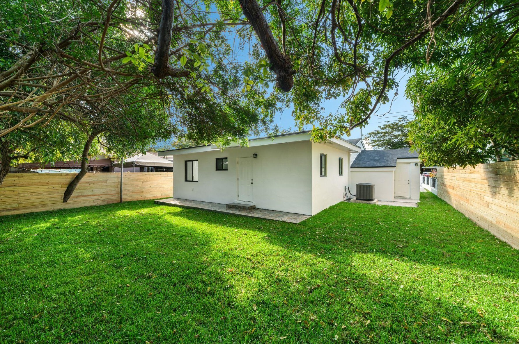 1367 41st St, Miami FL  33142-4889 exterior