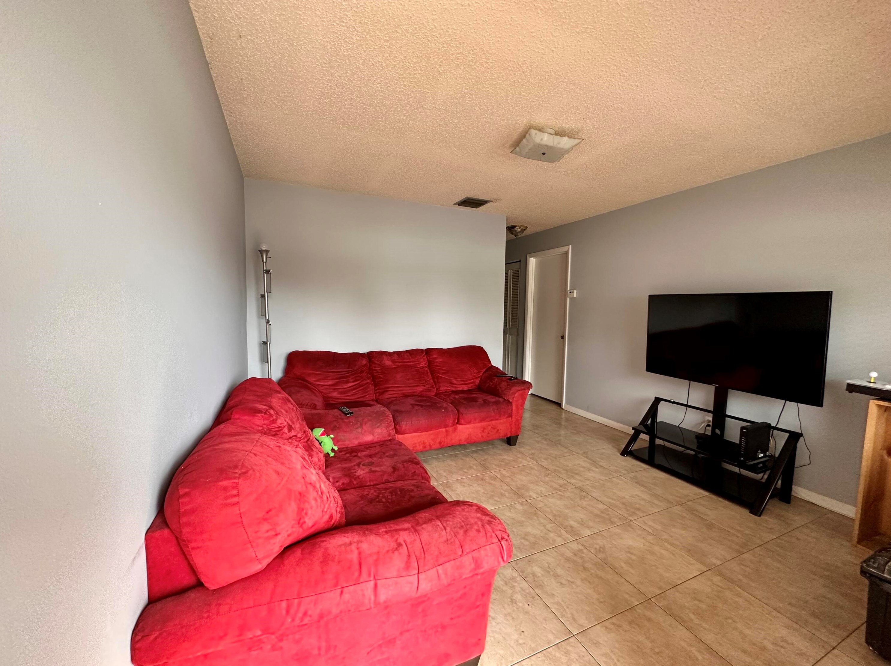 510 Wisteria Ave, Fort Pierce FL 34982-5967 exterior