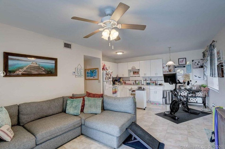 353 Us Highway 1, Jupiter FL  33477-5903 exterior