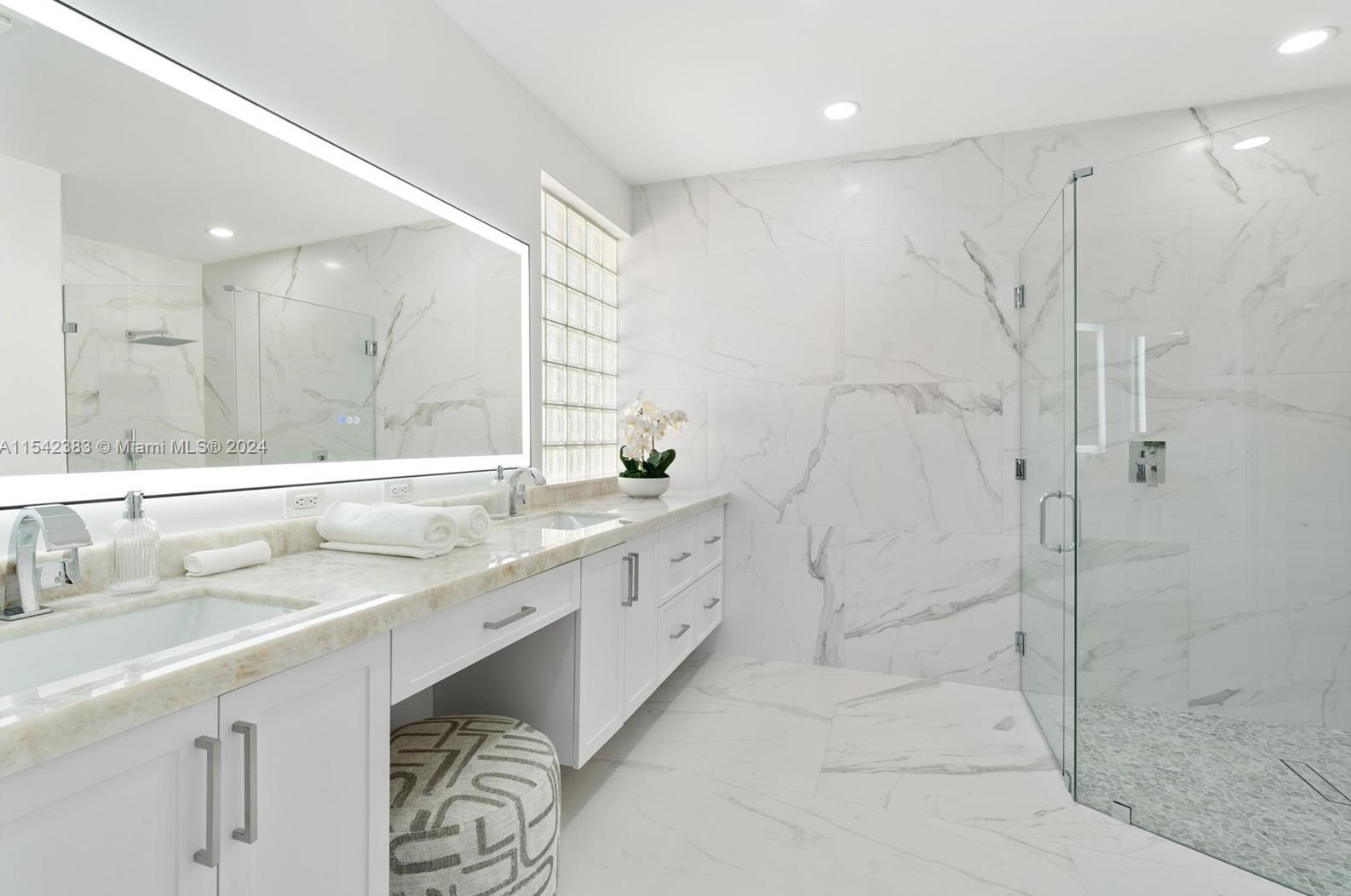 6635 Bali Hai Dr, Boynton Beach FL 33437-7046 exterior