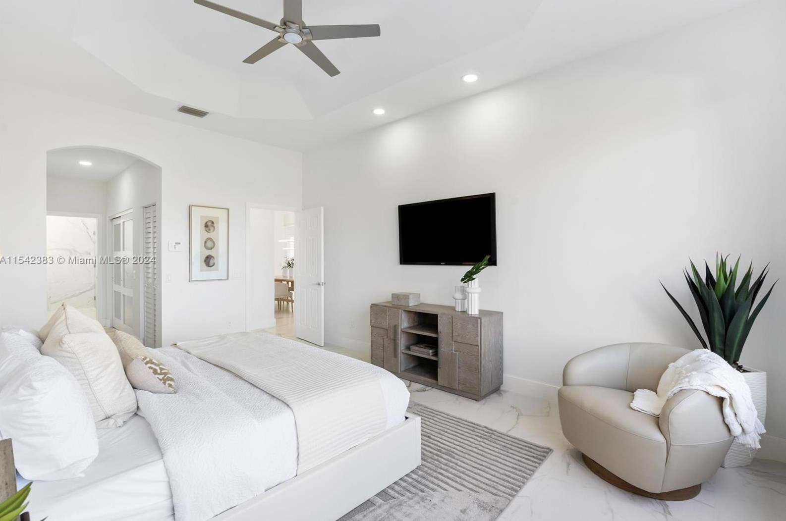 6635 Bali Hai Dr, Boynton Beach FL 33437-7046 exterior