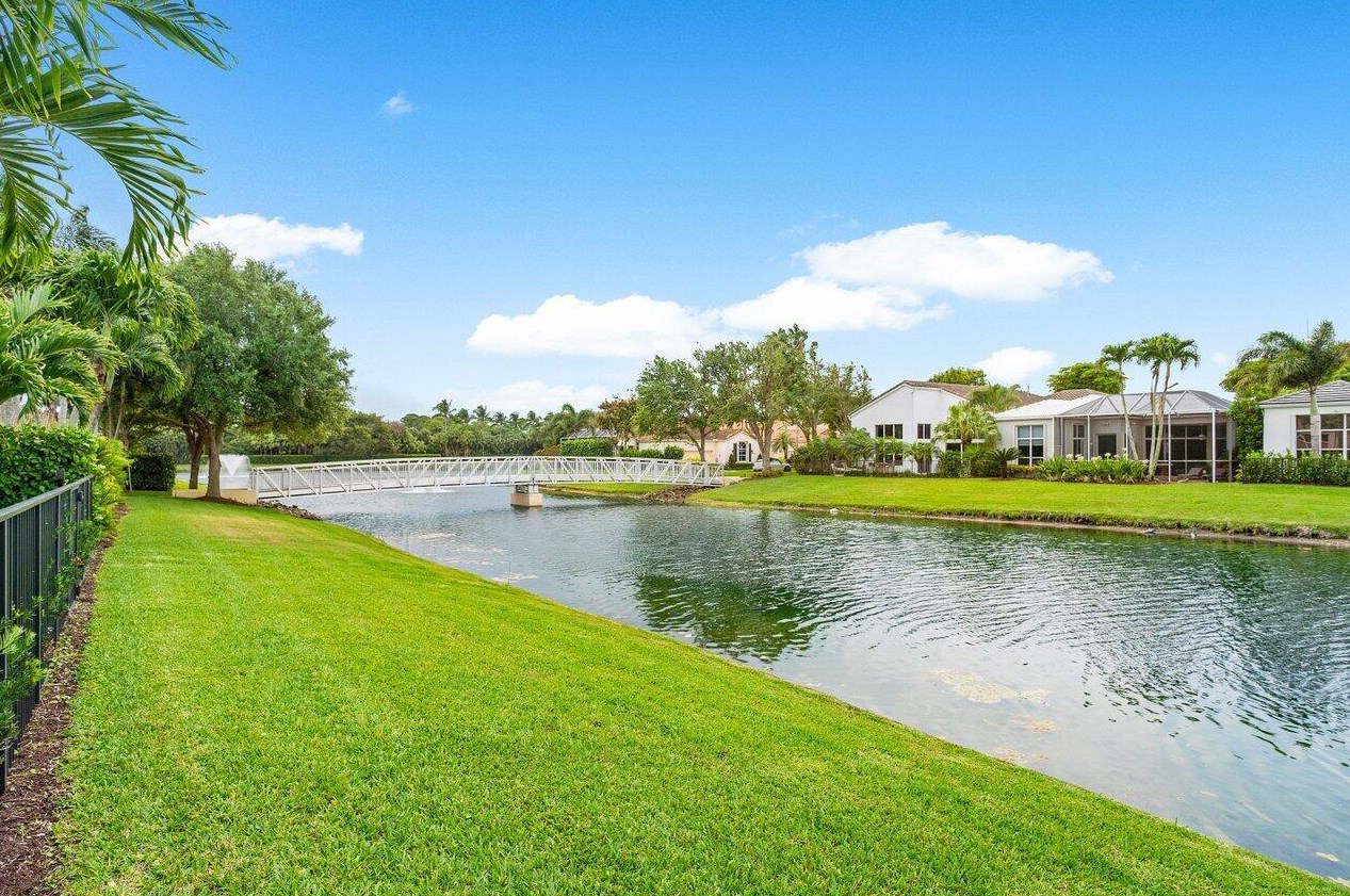 156 Sunset Bay Dr, West Palm Beach FL  33418-4587 exterior