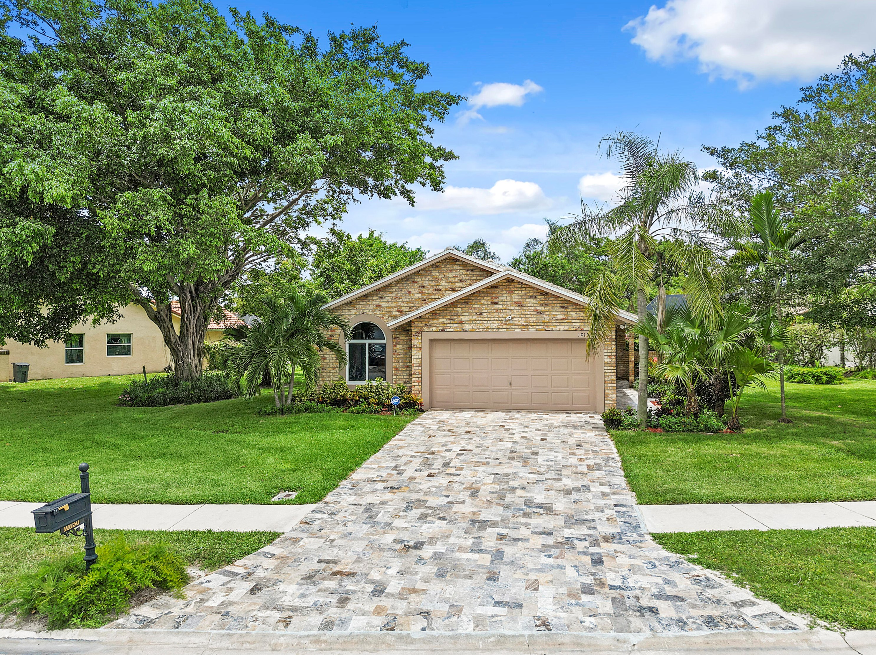 10150 Camelback Ln, Boca Raton, FL 33498