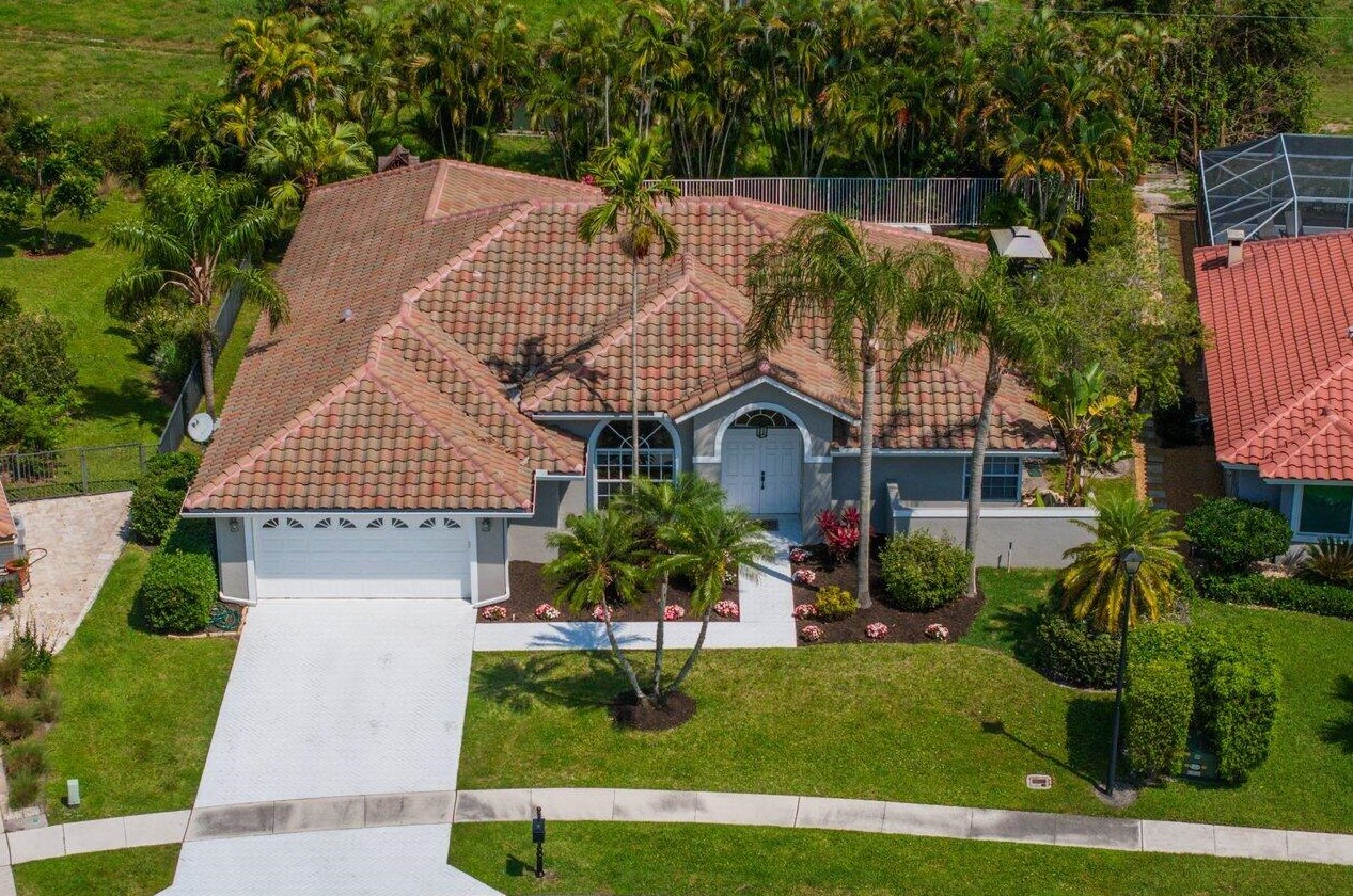20296 Hacienda Ct, Boca Raton, FL 33498-6601