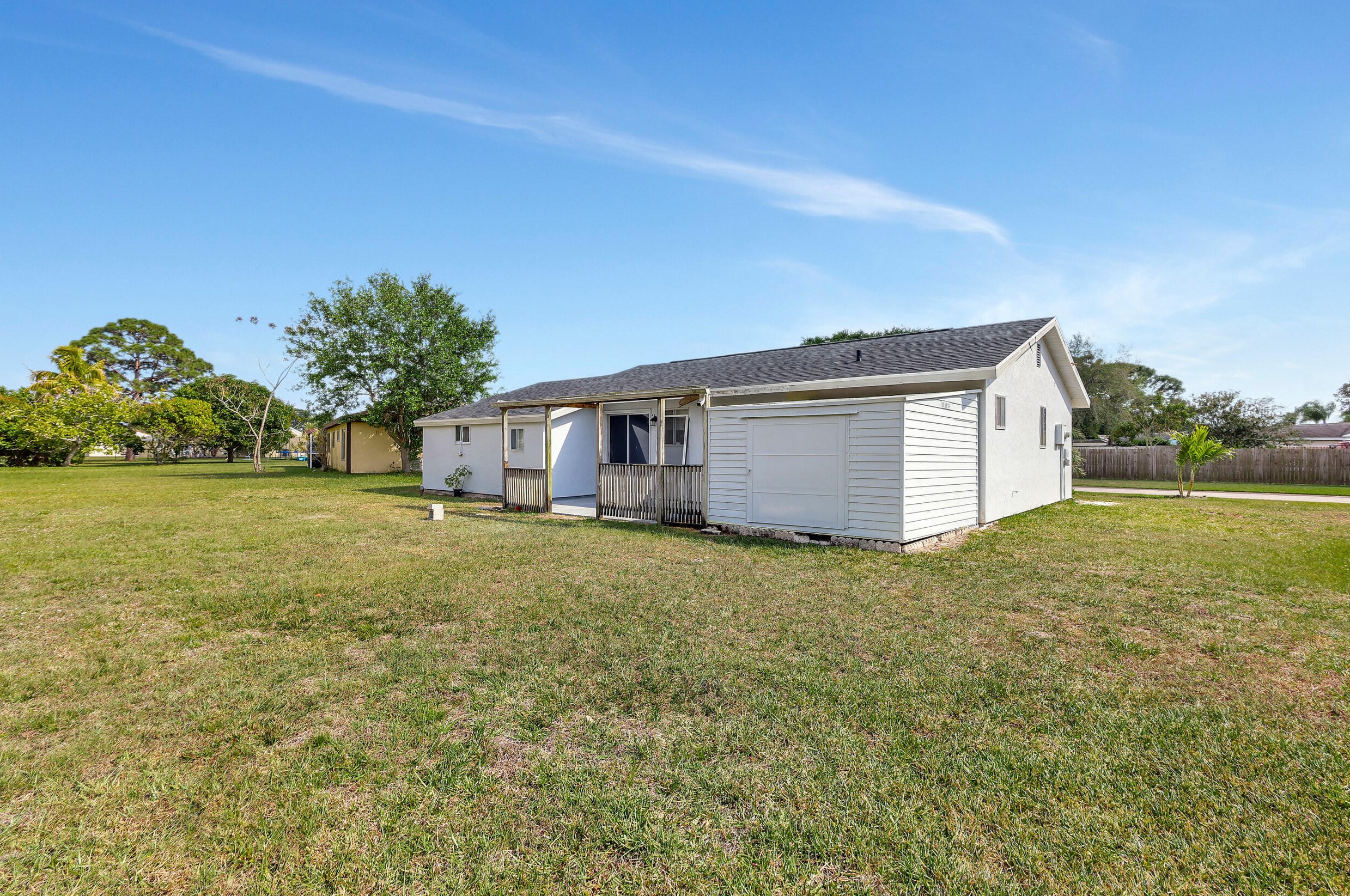 2041 Rainier Rd, Fort Pierce FL  34952-7613 exterior