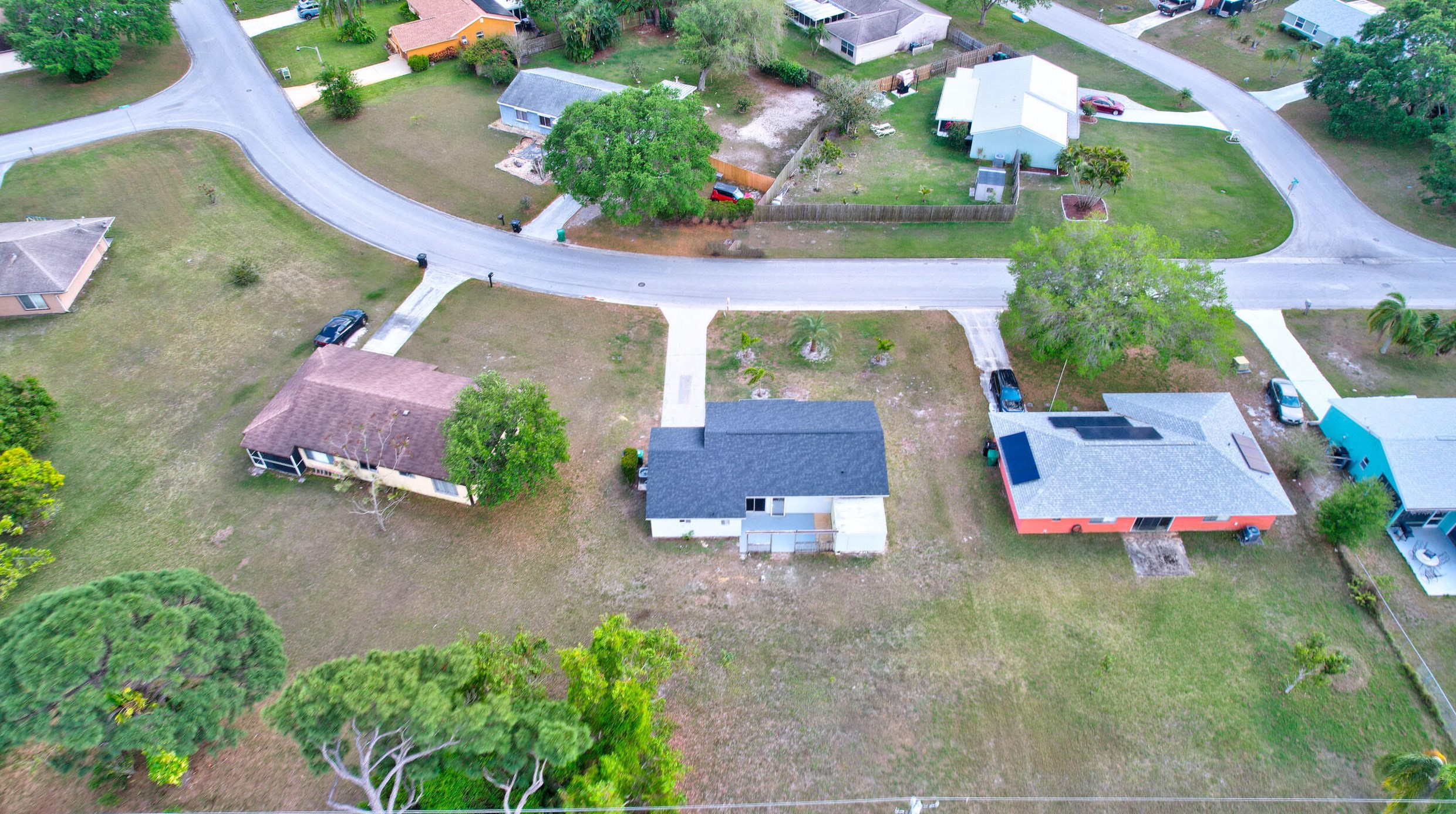 2041 Rainier Rd, Fort Pierce FL  34952-7613 exterior