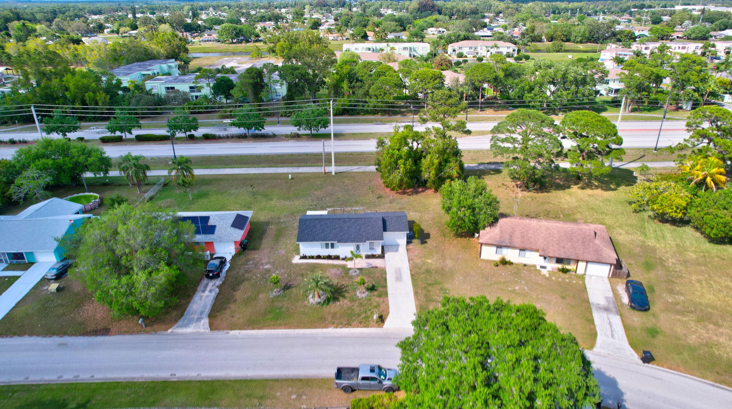 2041 Rainier Rd, Fort Pierce FL  34952-7613 exterior