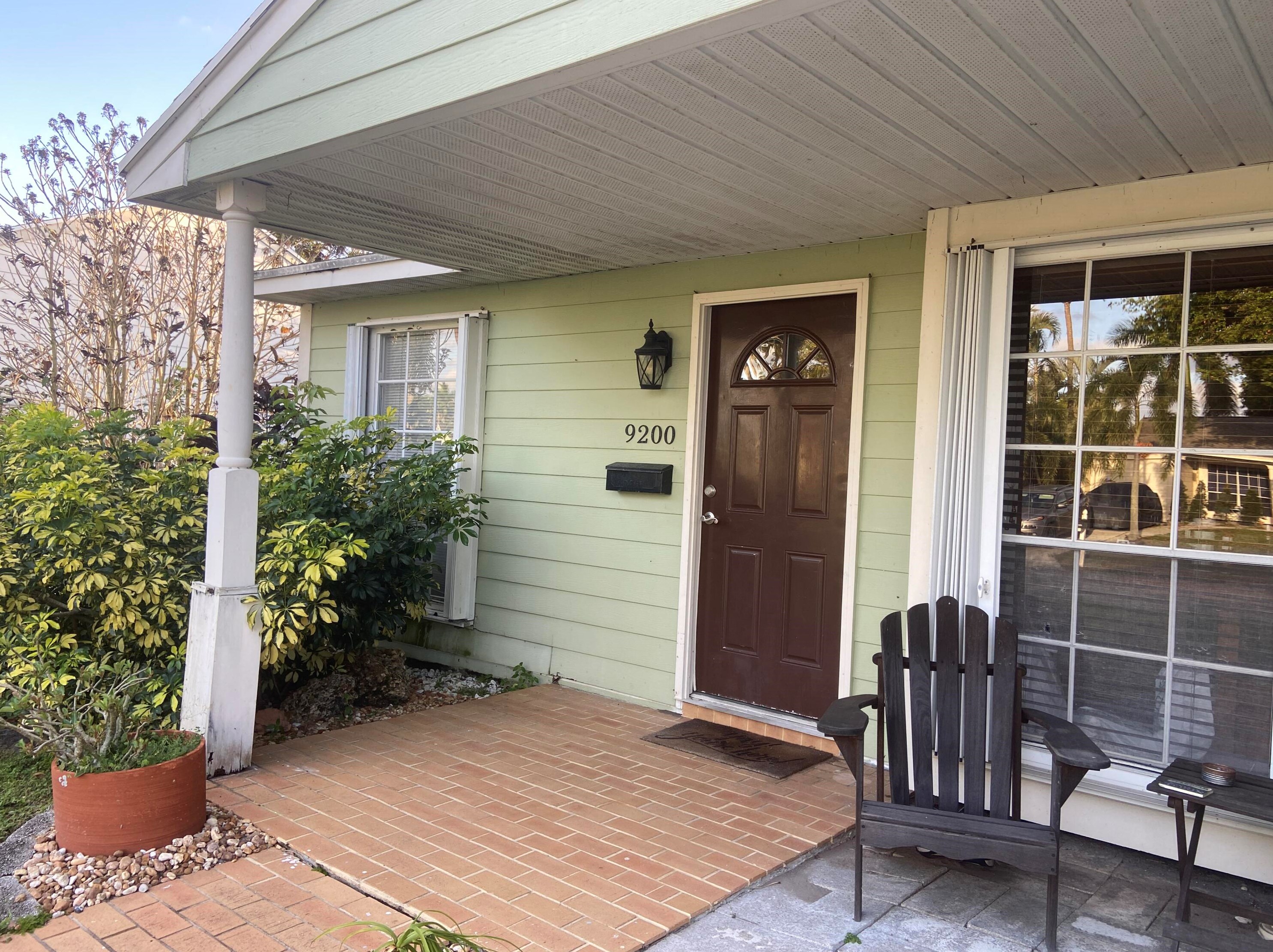 9200 Carma Dr, Boynton Beach, FL 33472