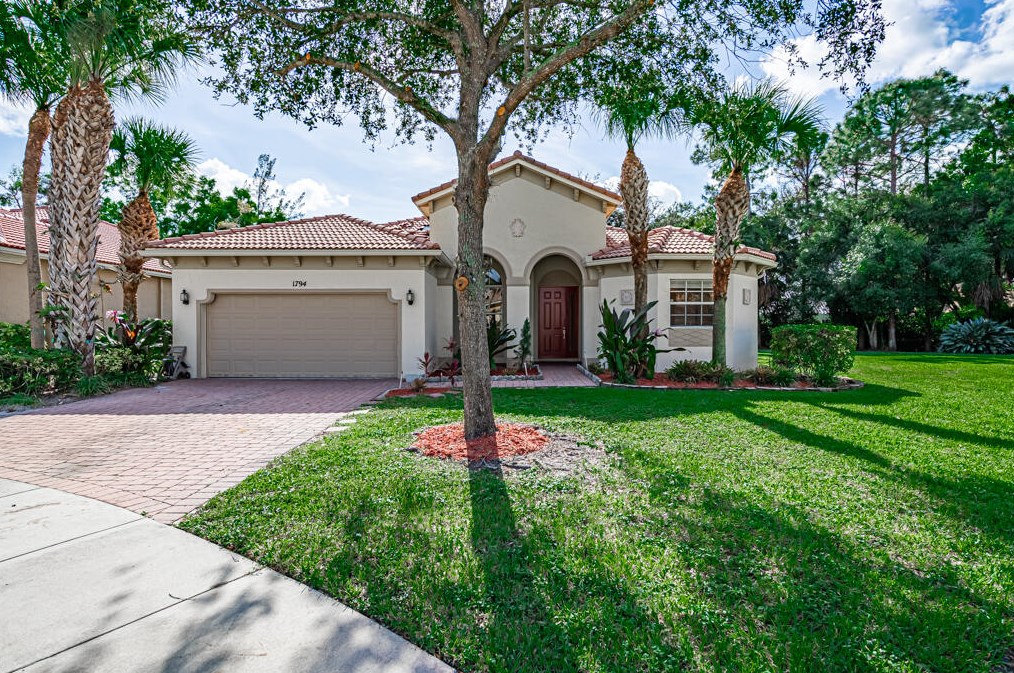 1794 Palisades Dr, West Palm Beach, FL 33411