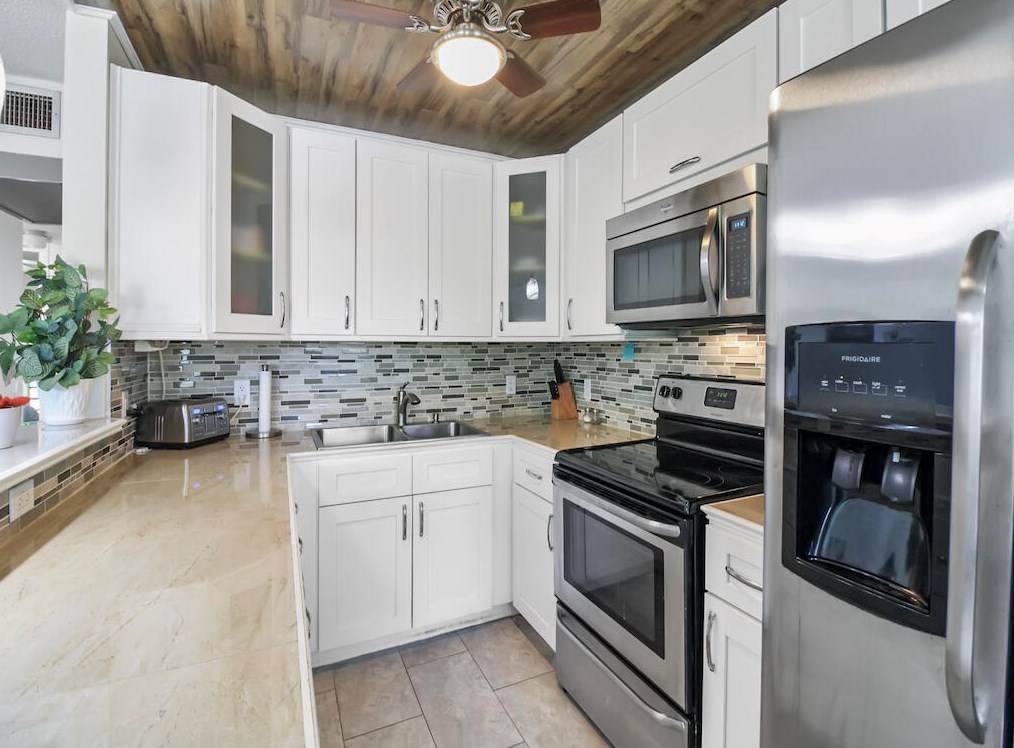138 Dorchester F, West Palm Beach, FL 33417-1444