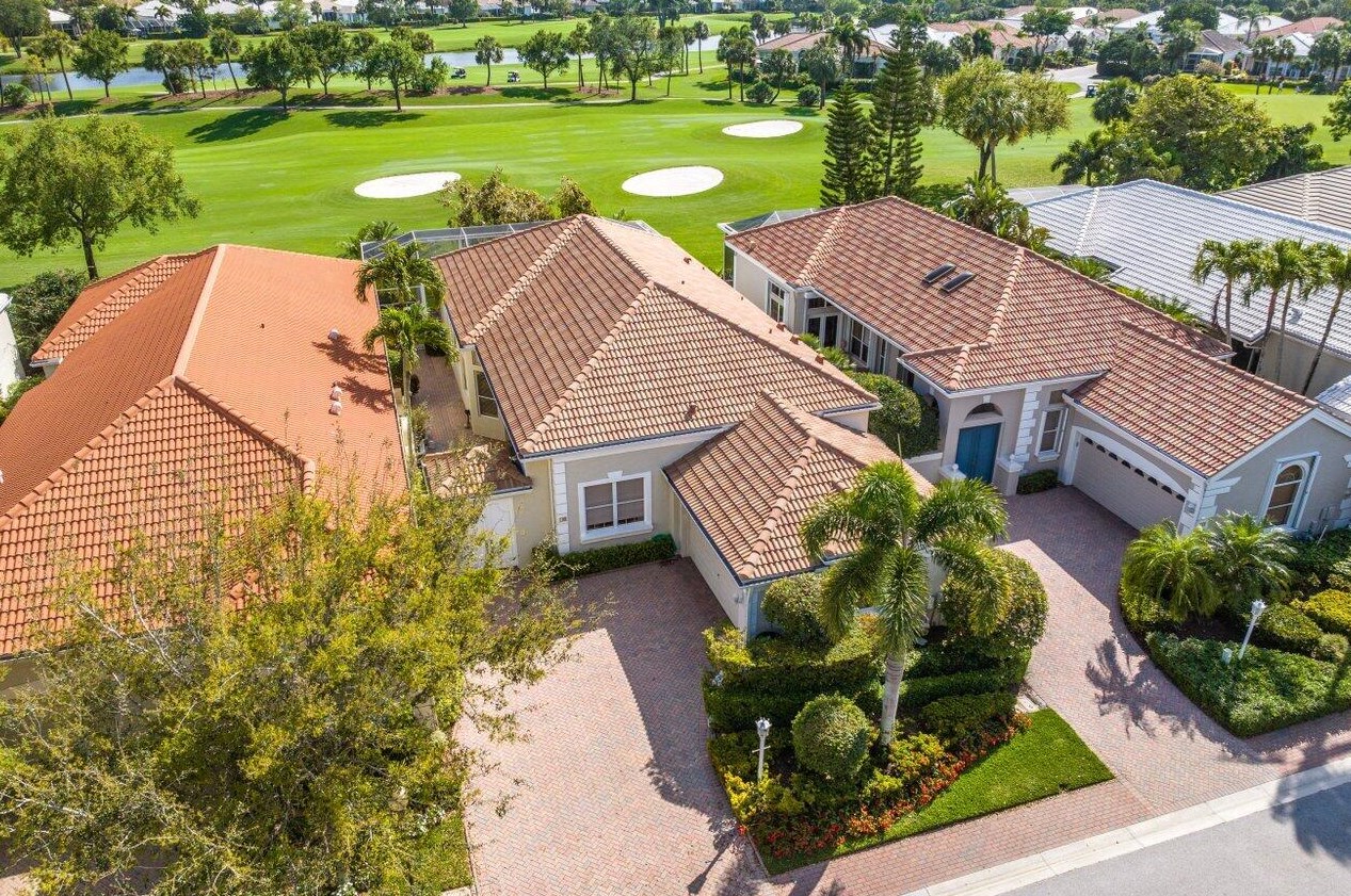 109 Coral Cay Dr, West Palm Beach FL  33418-4005 exterior
