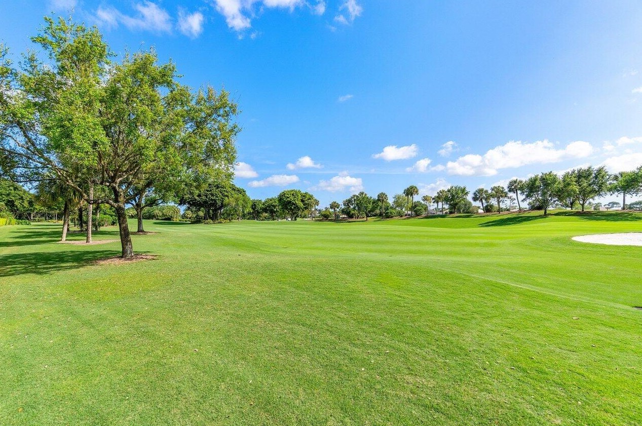 109 Coral Cay Dr, West Palm Beach FL  33418-4005 exterior