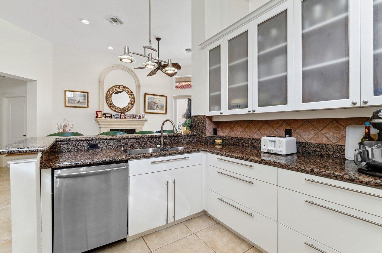 109 Coral Cay Dr, West Palm Beach FL  33418-4005 exterior