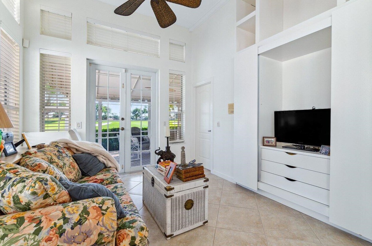 109 Coral Cay Dr, West Palm Beach FL  33418-4005 exterior