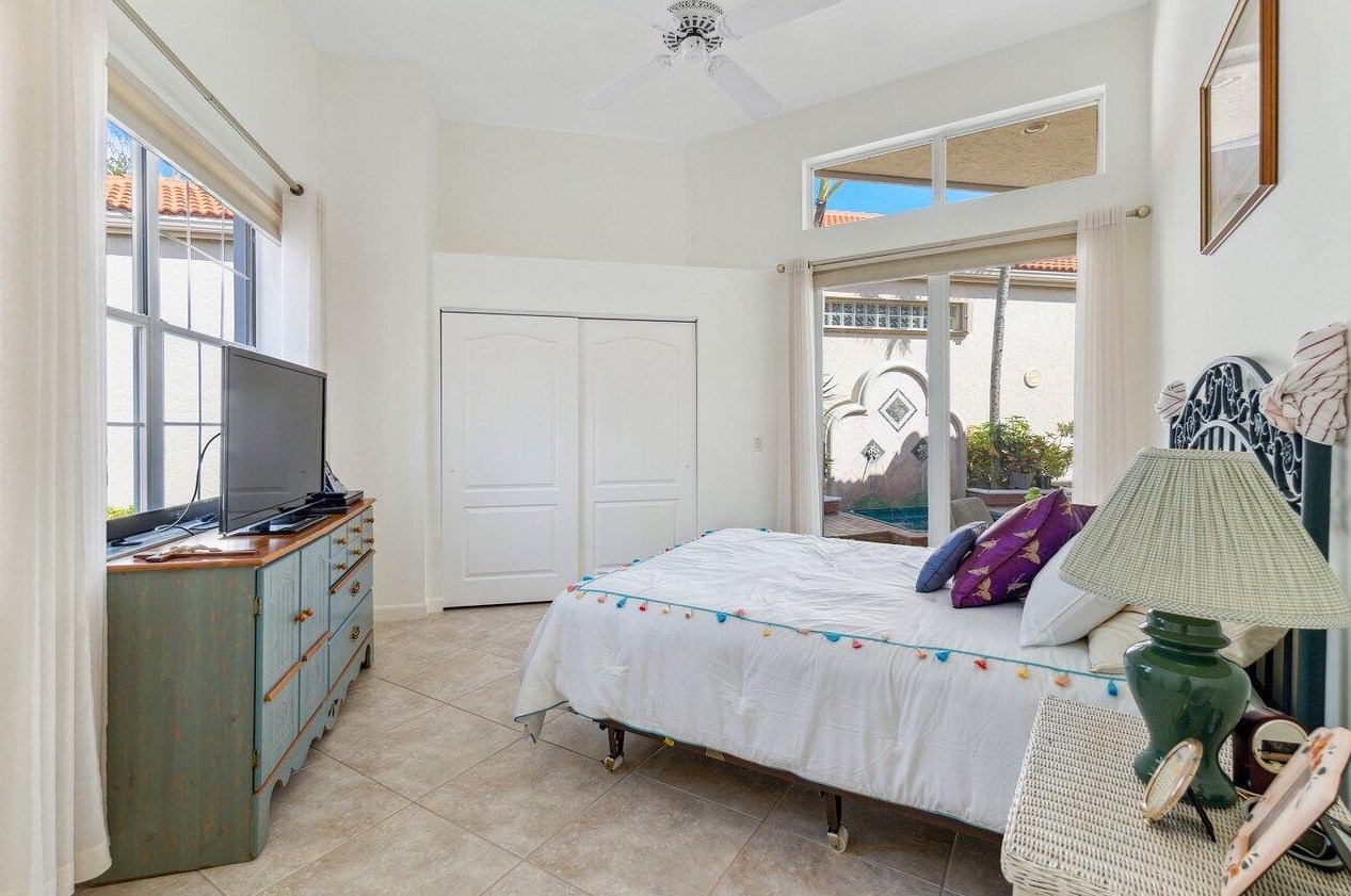 109 Coral Cay Dr, West Palm Beach FL  33418-4005 exterior