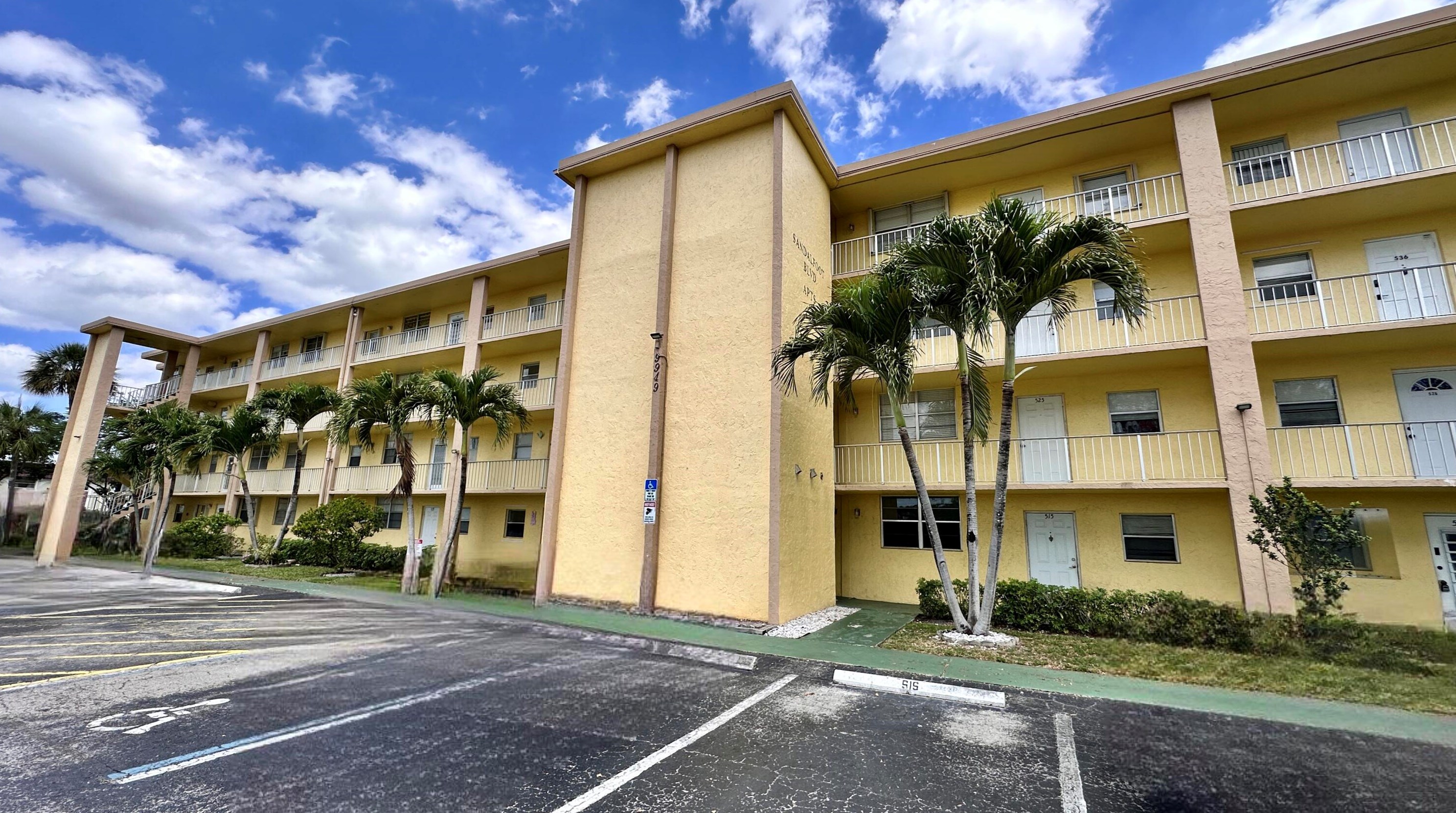 9949 Sandalfoot Blvd, Boca Raton, FL 33428-6635