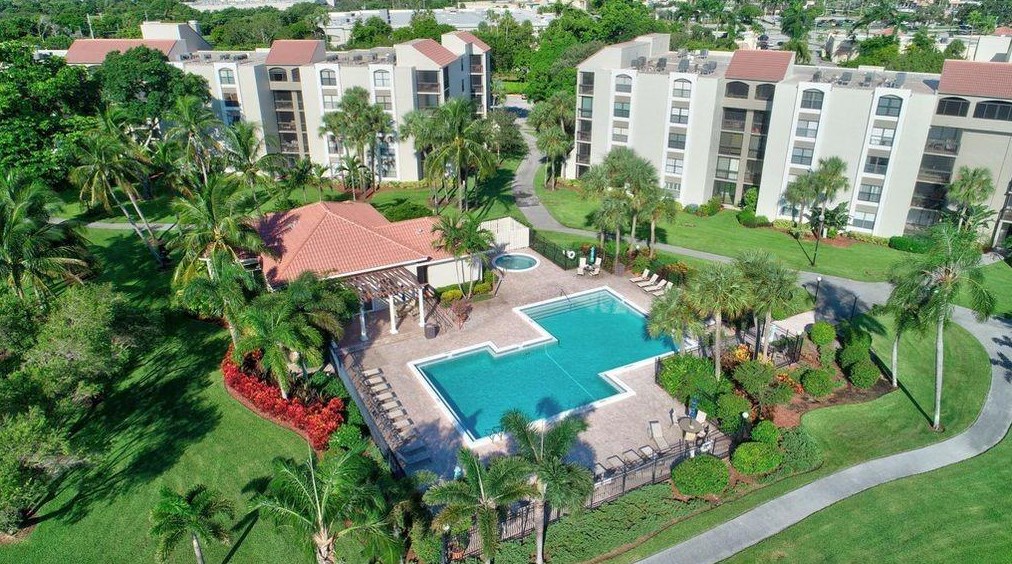 820 Lavers Cir, Delray Beach FL  33444-7848 exterior