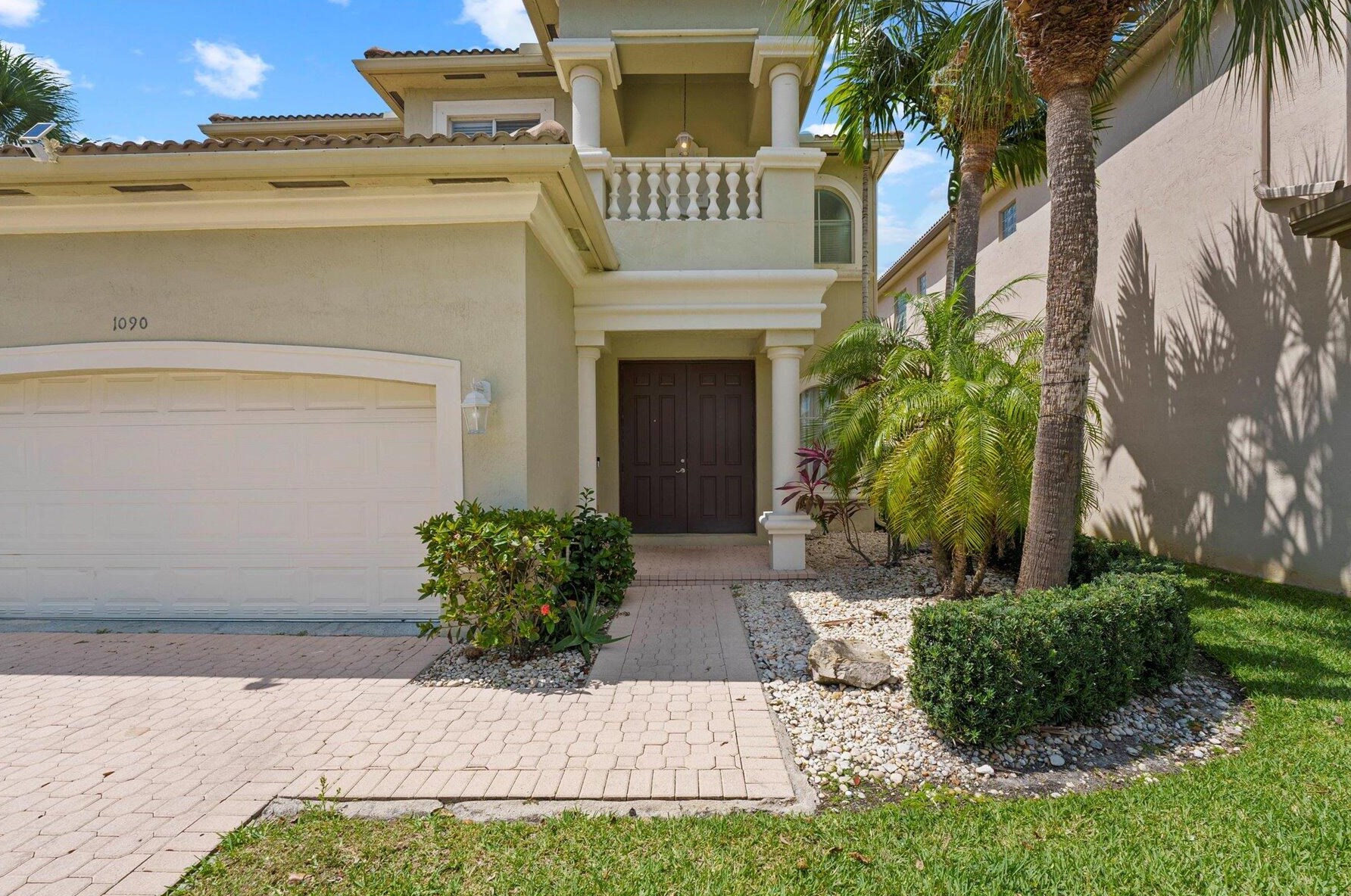 1090 Grove Park Cir, Boynton Beach, FL 33436