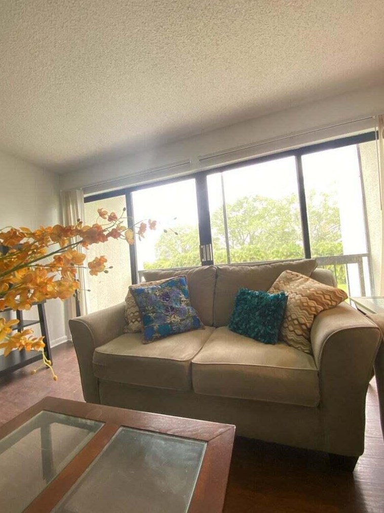 2500 Presidential Way #203, West Palm Beach, FL 33401