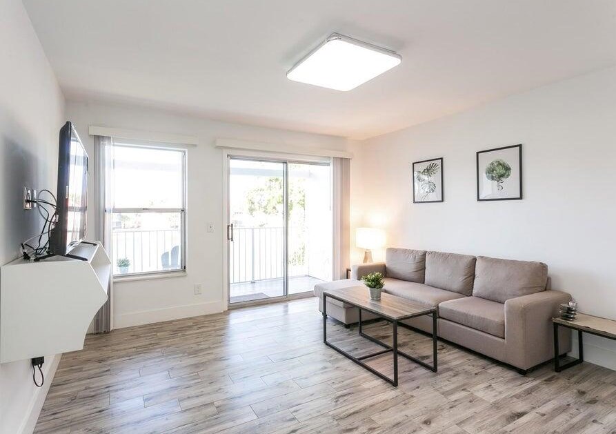 275 Cypress Point Dr, West Palm Beach, FL 33418