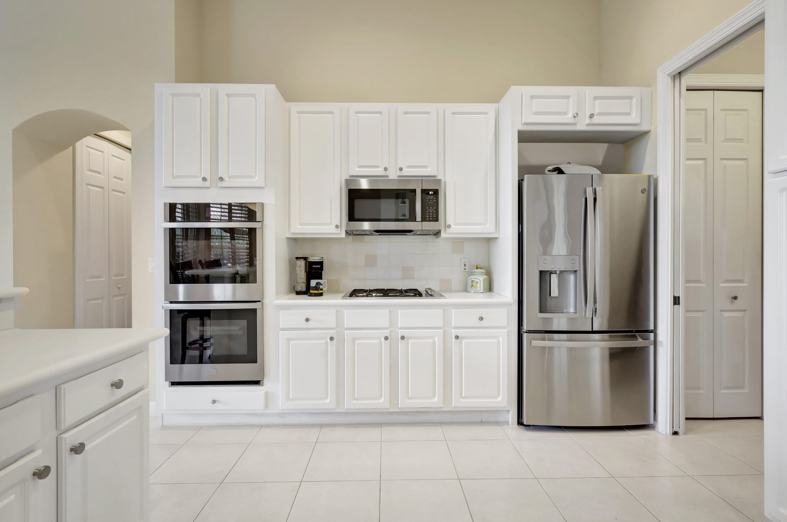 8984 Lakes Blvd, West Palm Beach FL  33412-1550 exterior