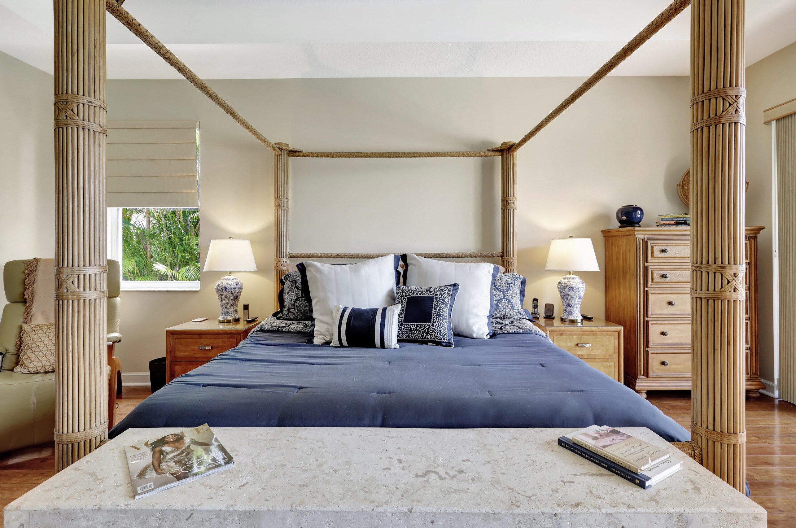 8984 Lakes Blvd, West Palm Beach FL  33412-1550 exterior