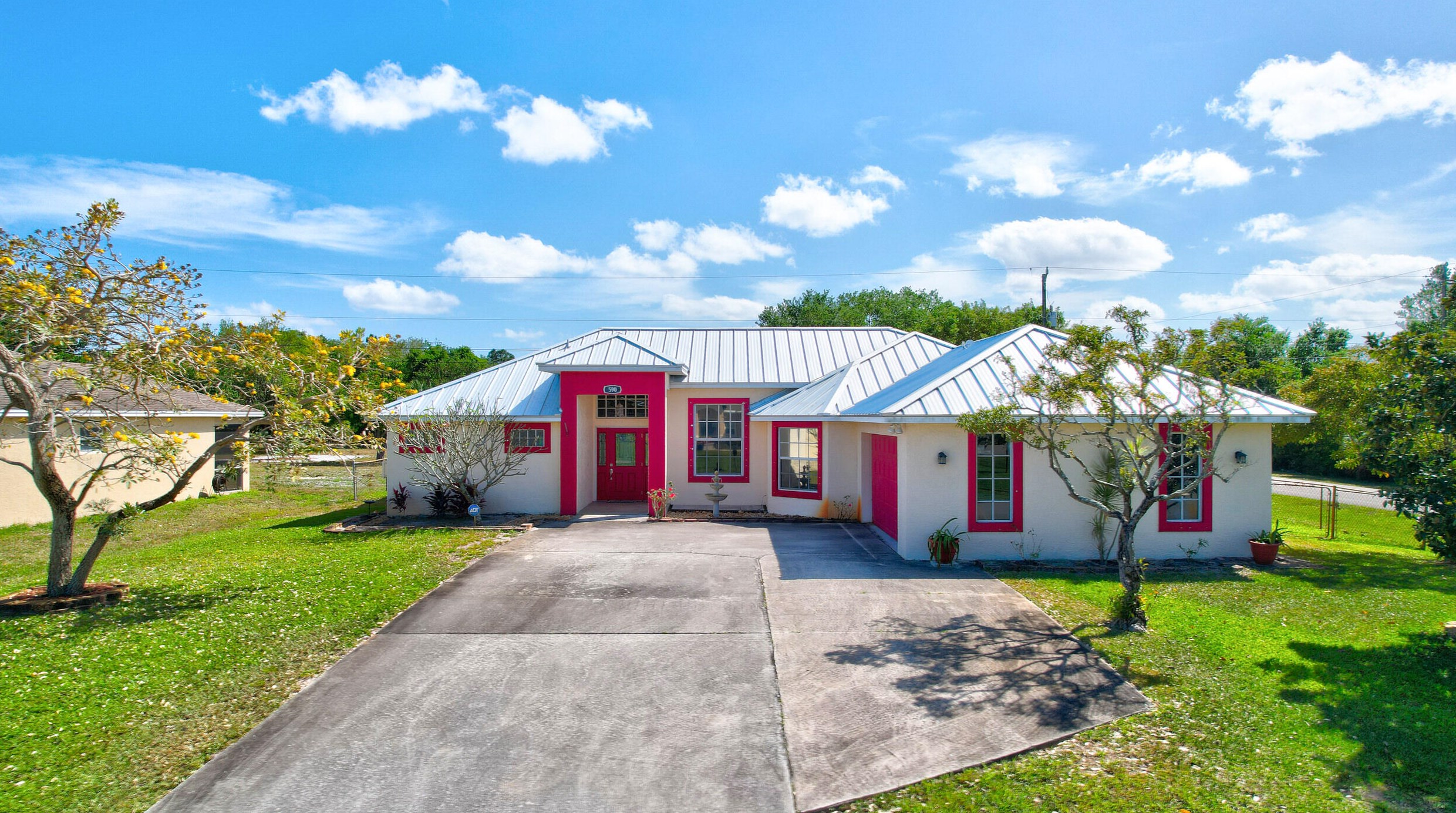 590 Sw Halkell Ave, Fort Pierce, FL 34953
