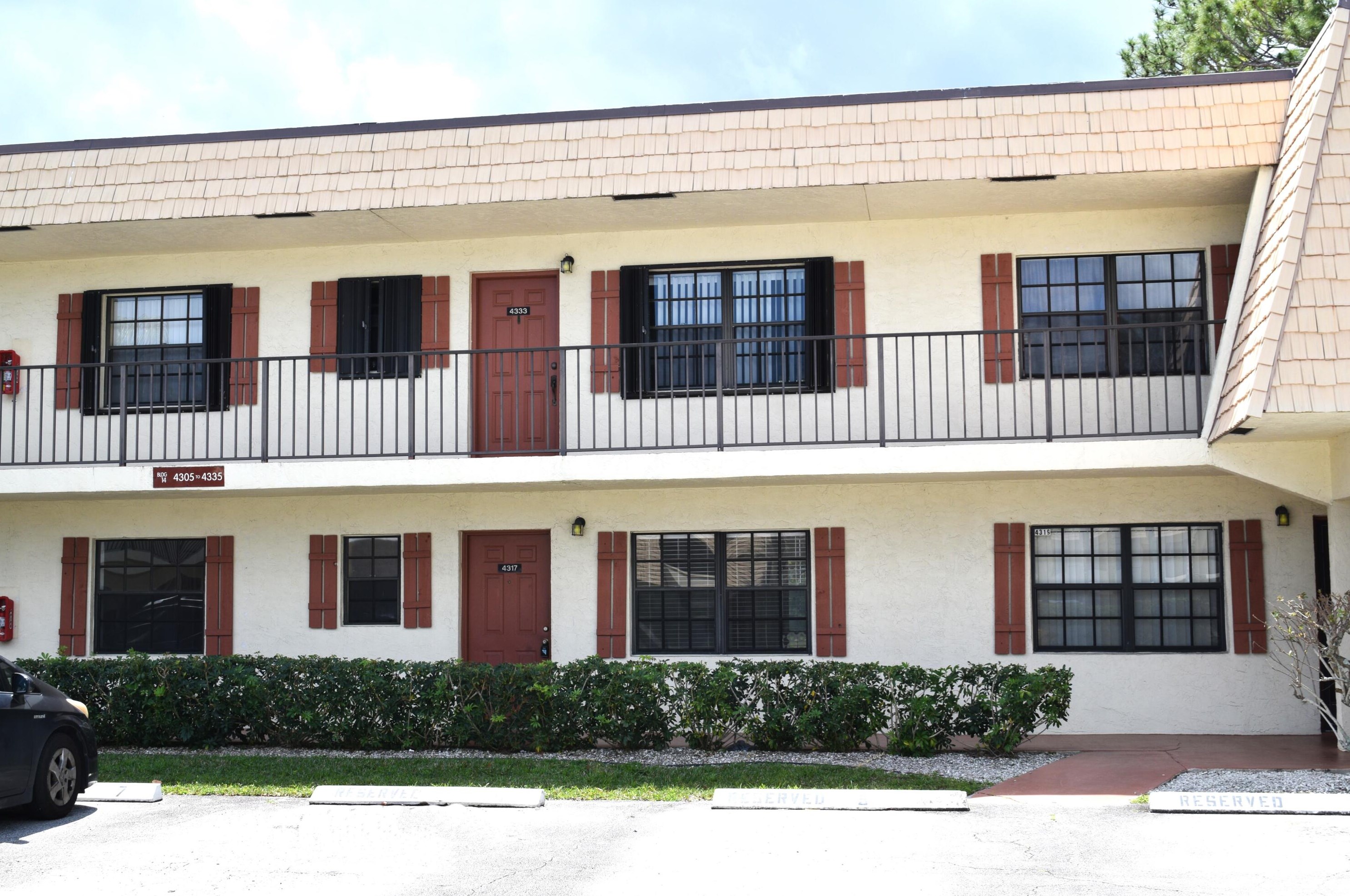 4317 Oak Terrace Dr, Lake Worth, FL 33463-3721