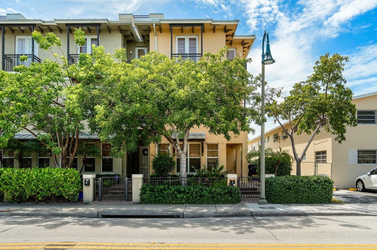 811 N Federal Hwy #2, Lake Worth, FL 33460
